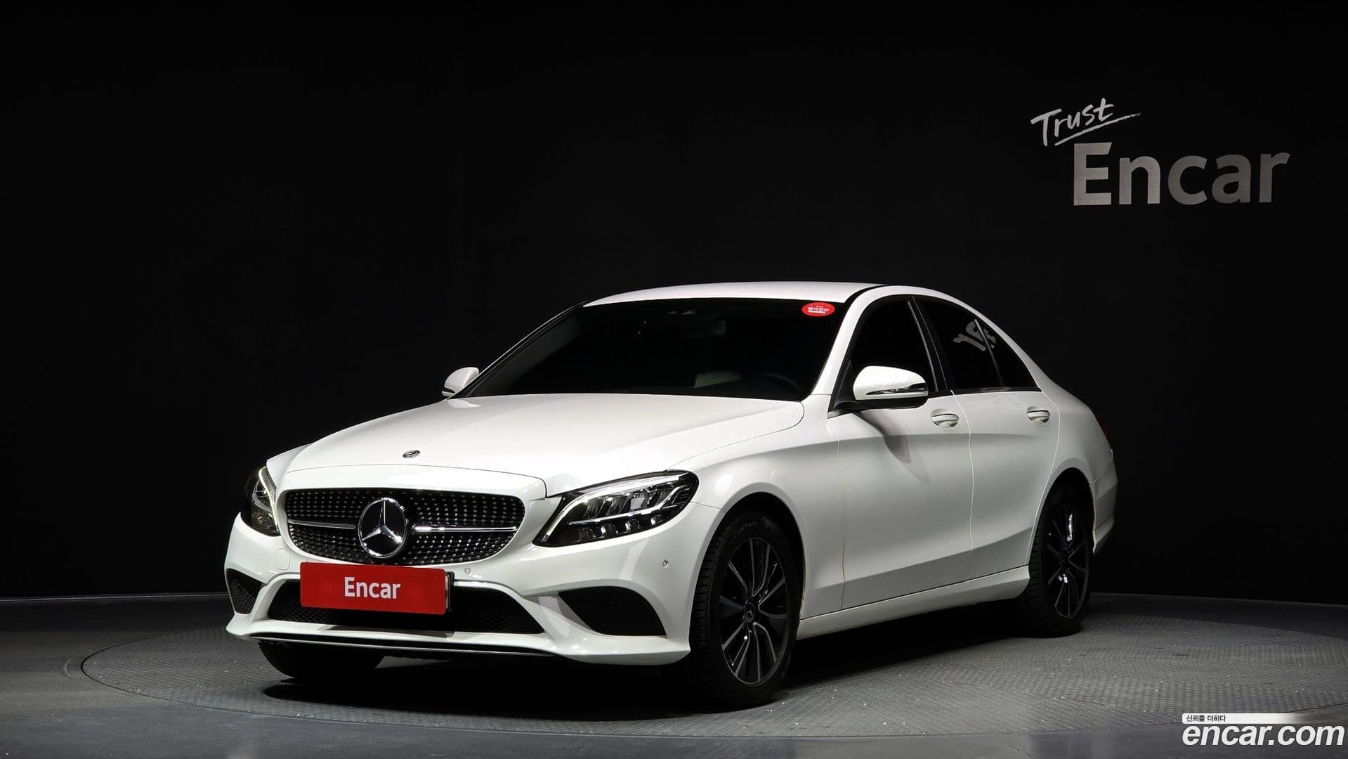 Main__Slider__Photo:C-Class Mercedes-Benz 2019.9-0