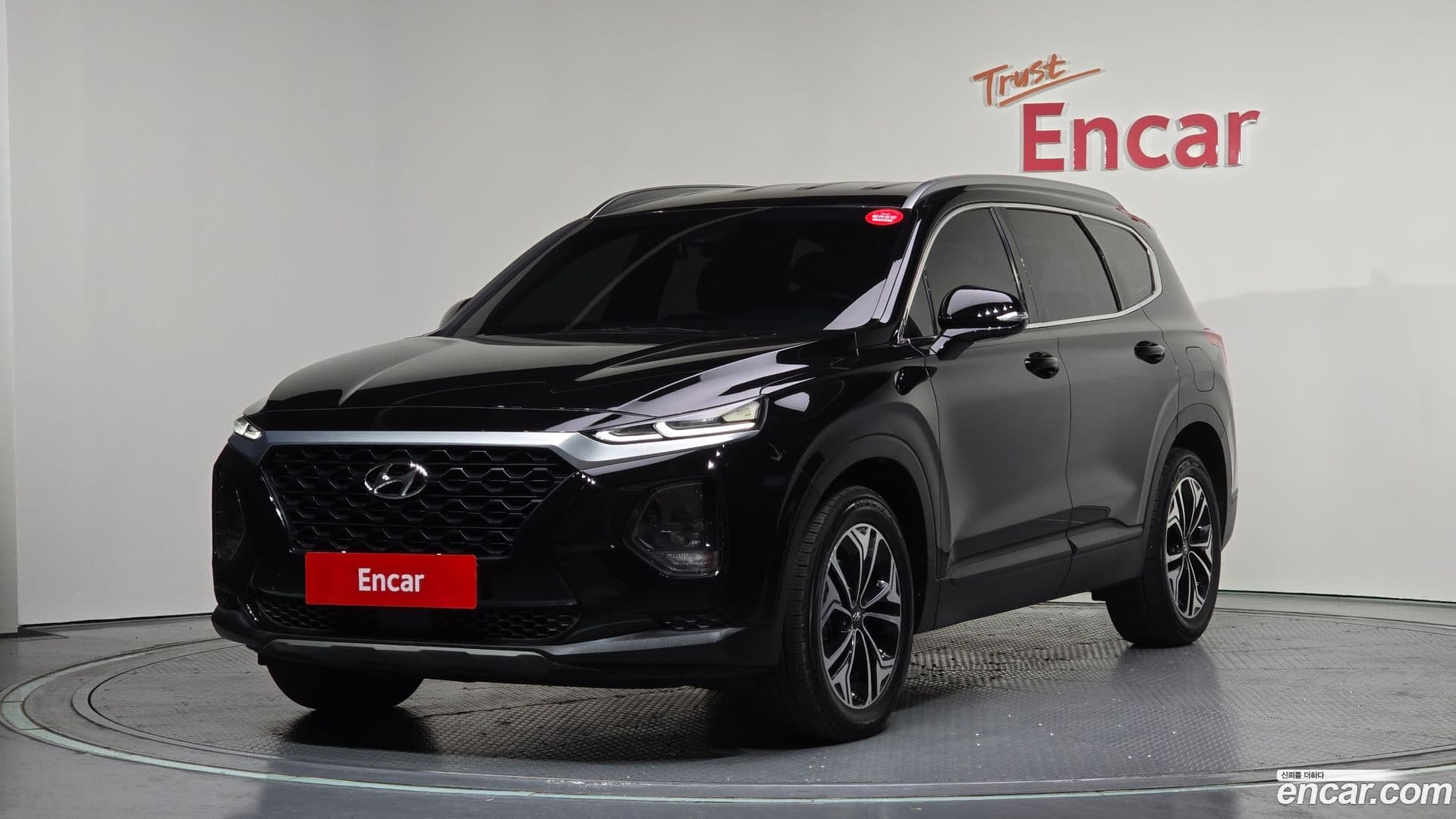 Main__Slider__Photo:Santafe Hyundai 2018.5-0