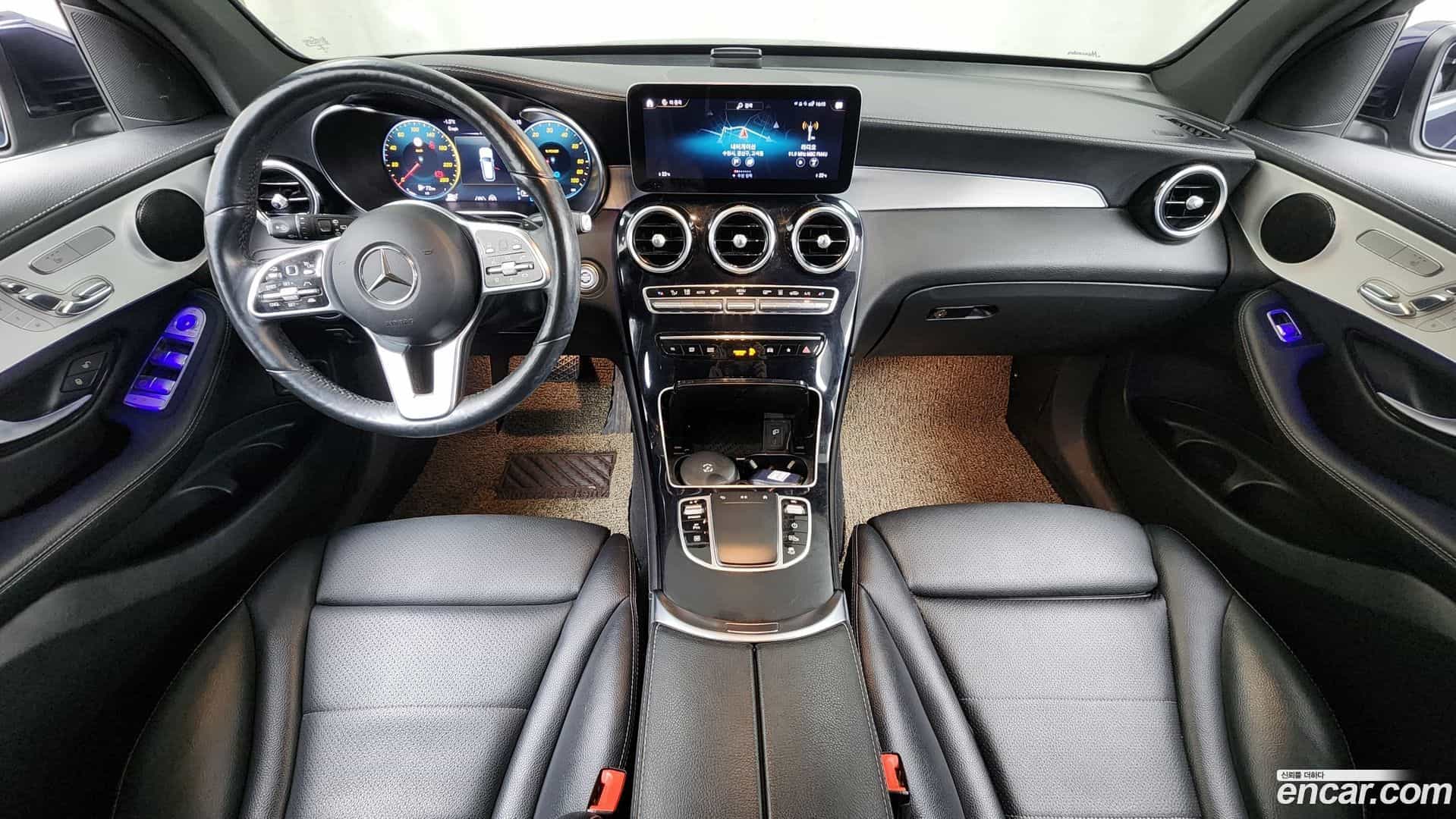 GLC-Class Mercedes-Benz 2020.11-INNER-007