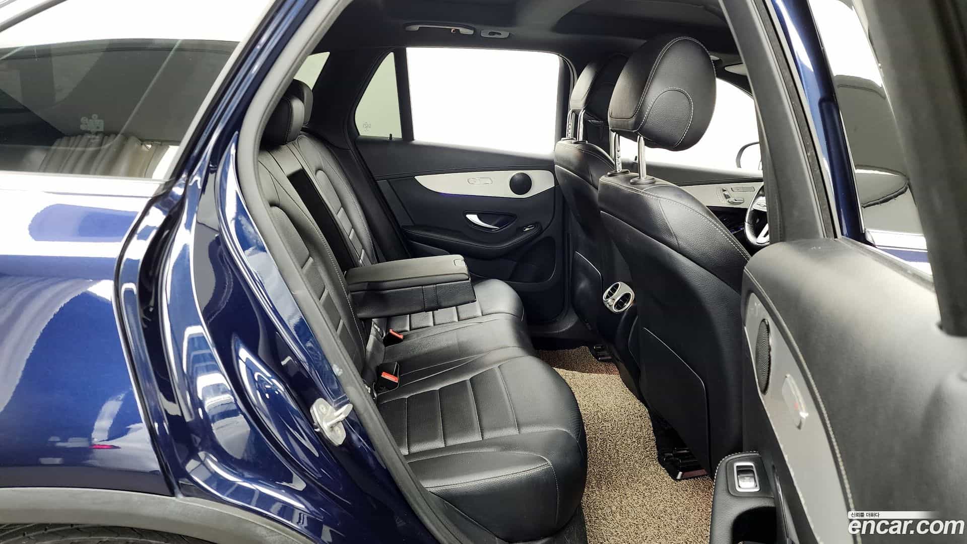 GLC-Class Mercedes-Benz 2020.11-OPTION-016
