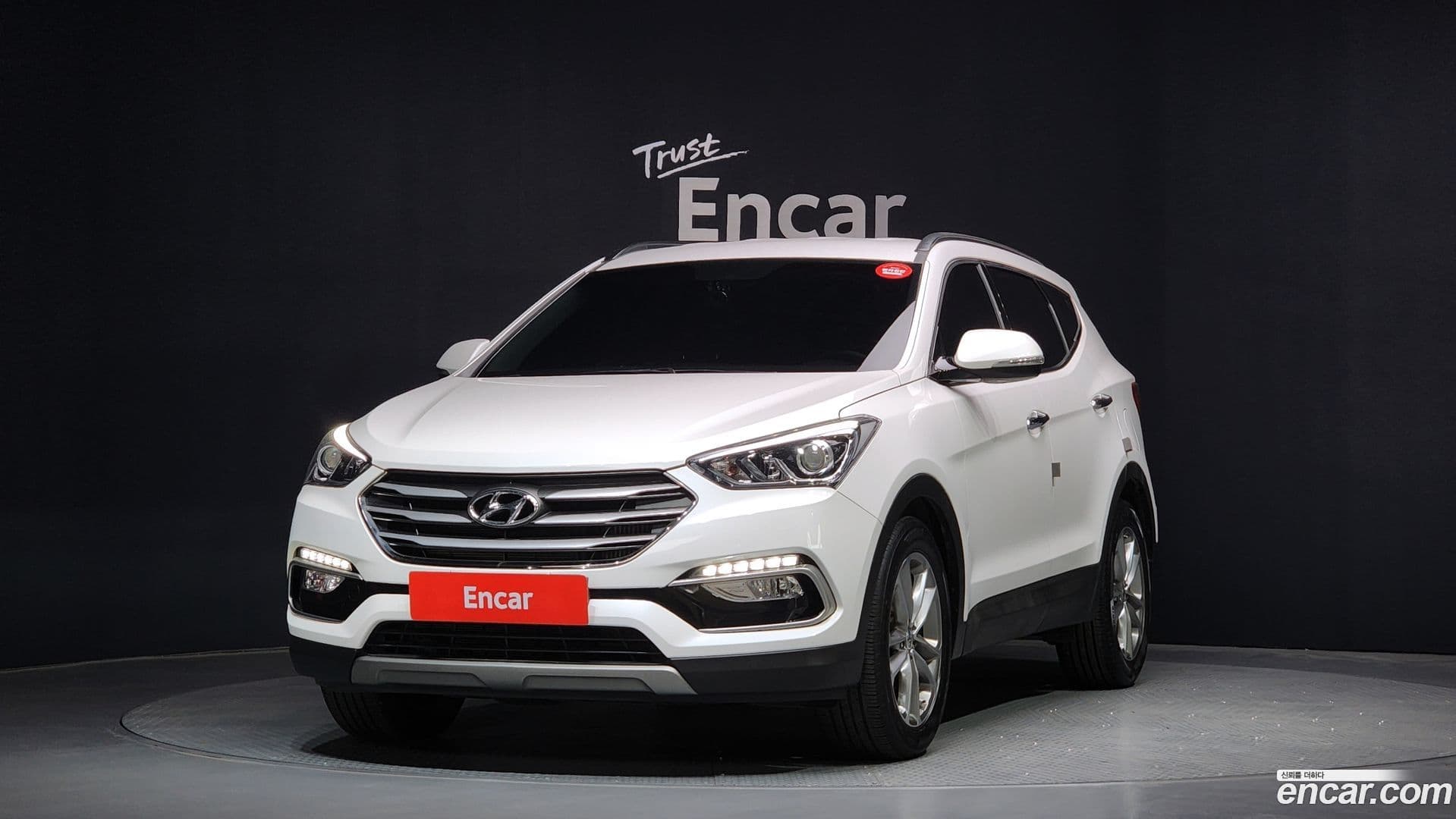 Main__Slider__Photo:Santafe Hyundai 2016.11-0