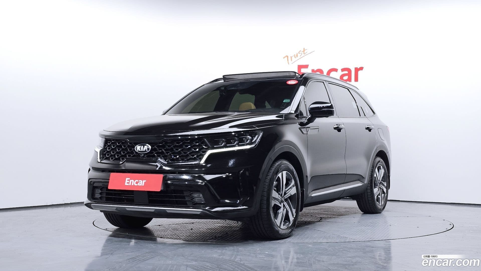 Main__Slider__Photo:Sorento Kia 2021.6-0