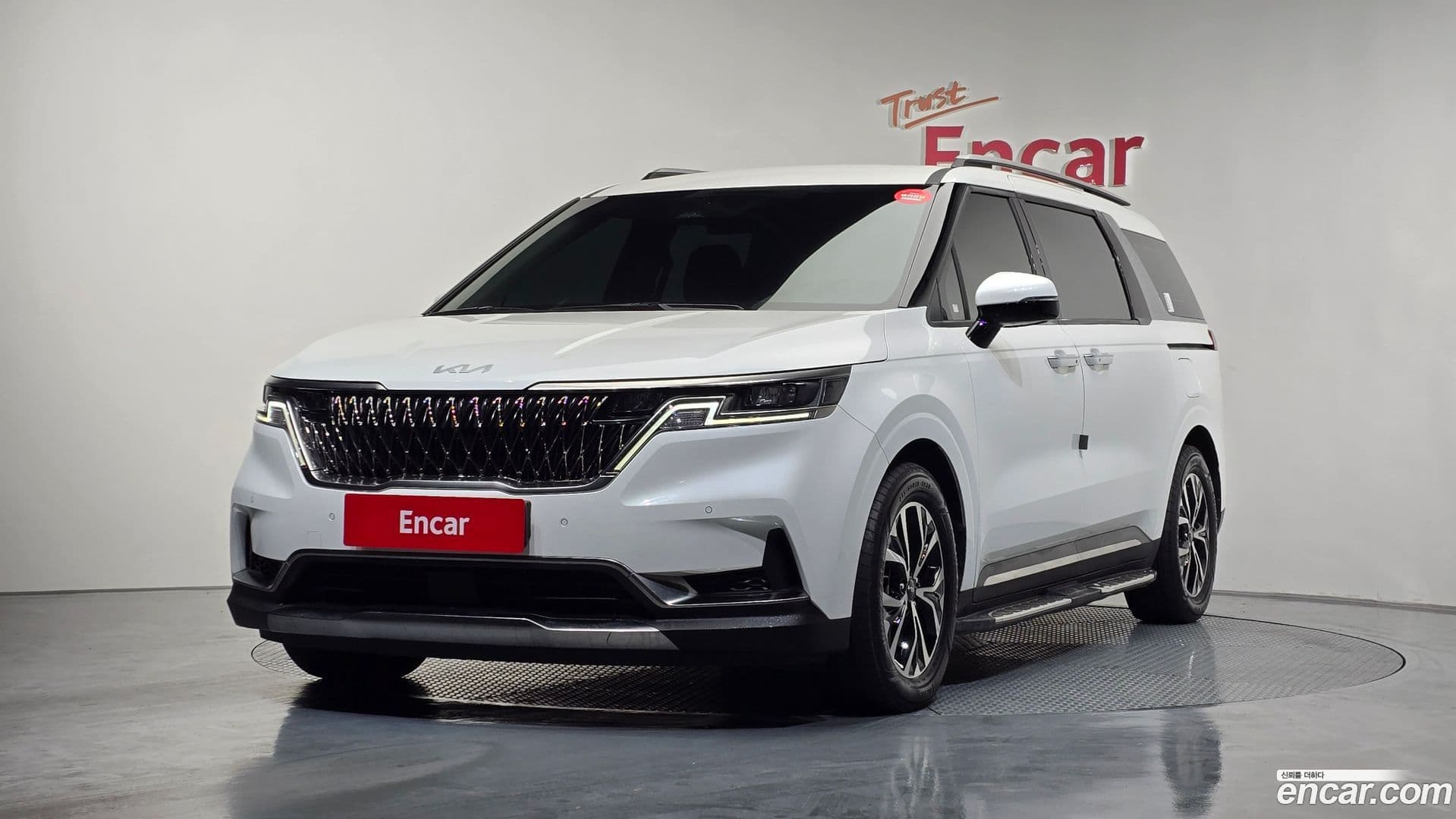 Main__Slider__Photo:Canival Kia 2022.4-0