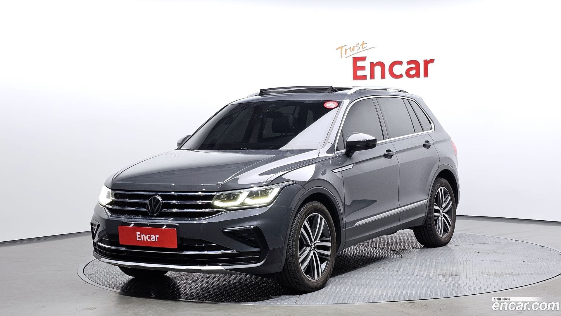 Main__Slider__Photo:Tiguan Volkswagen 2023.3-0