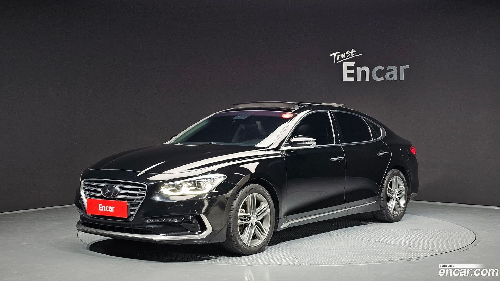 Main__Slider__Photo:Grandeur Hyundai 2018.9-0