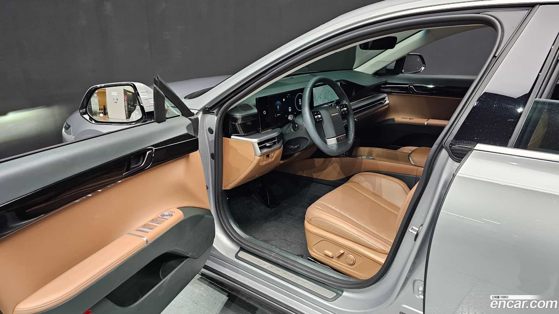 Grandeur Hyundai 2023.8-OPTION-015