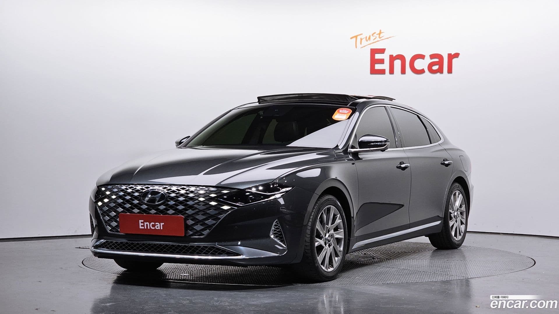 Main__Slider__Photo:Grandeur Hyundai 2020.9-0