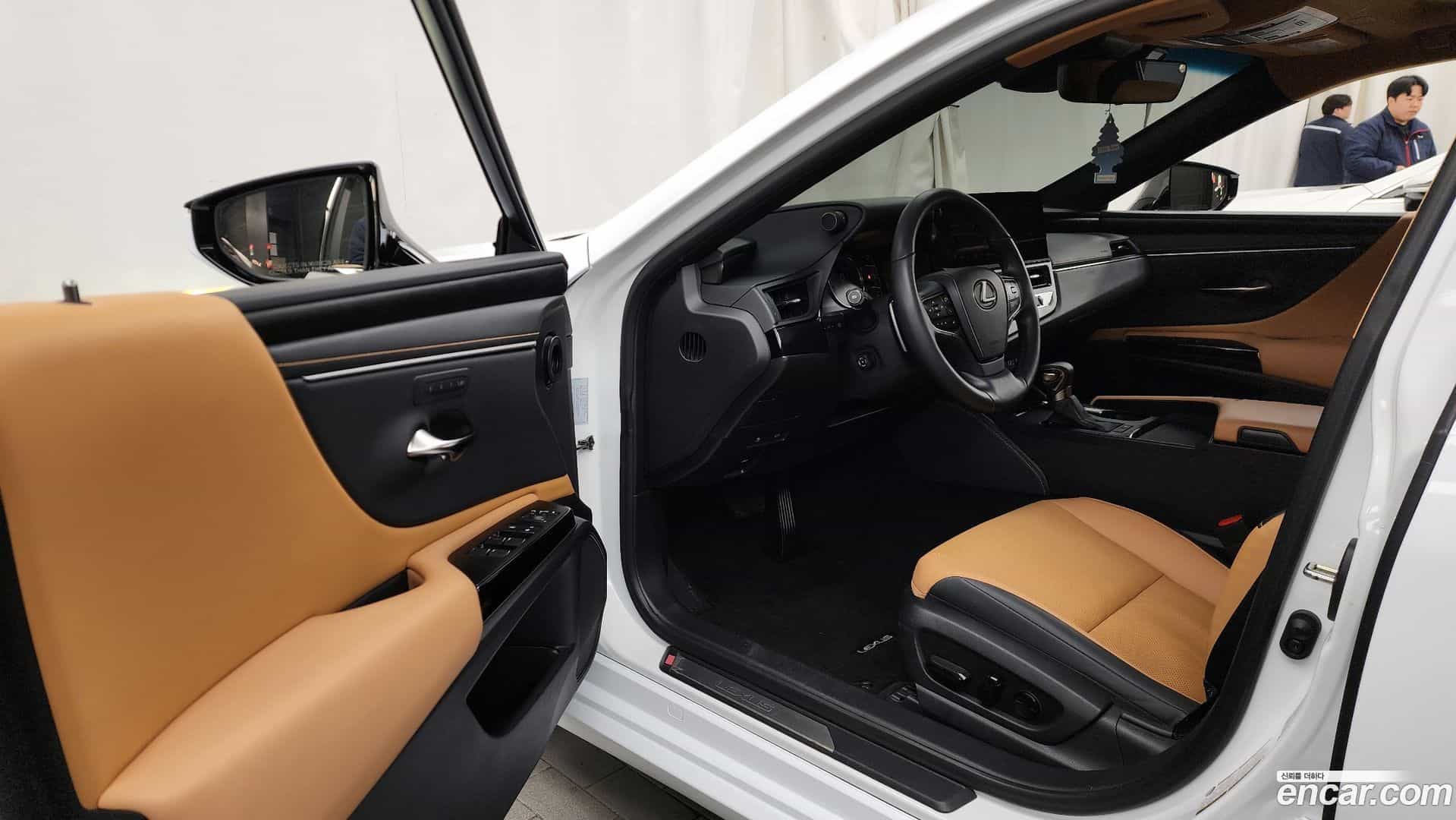 ES Lexus 2024.0-INNER-010