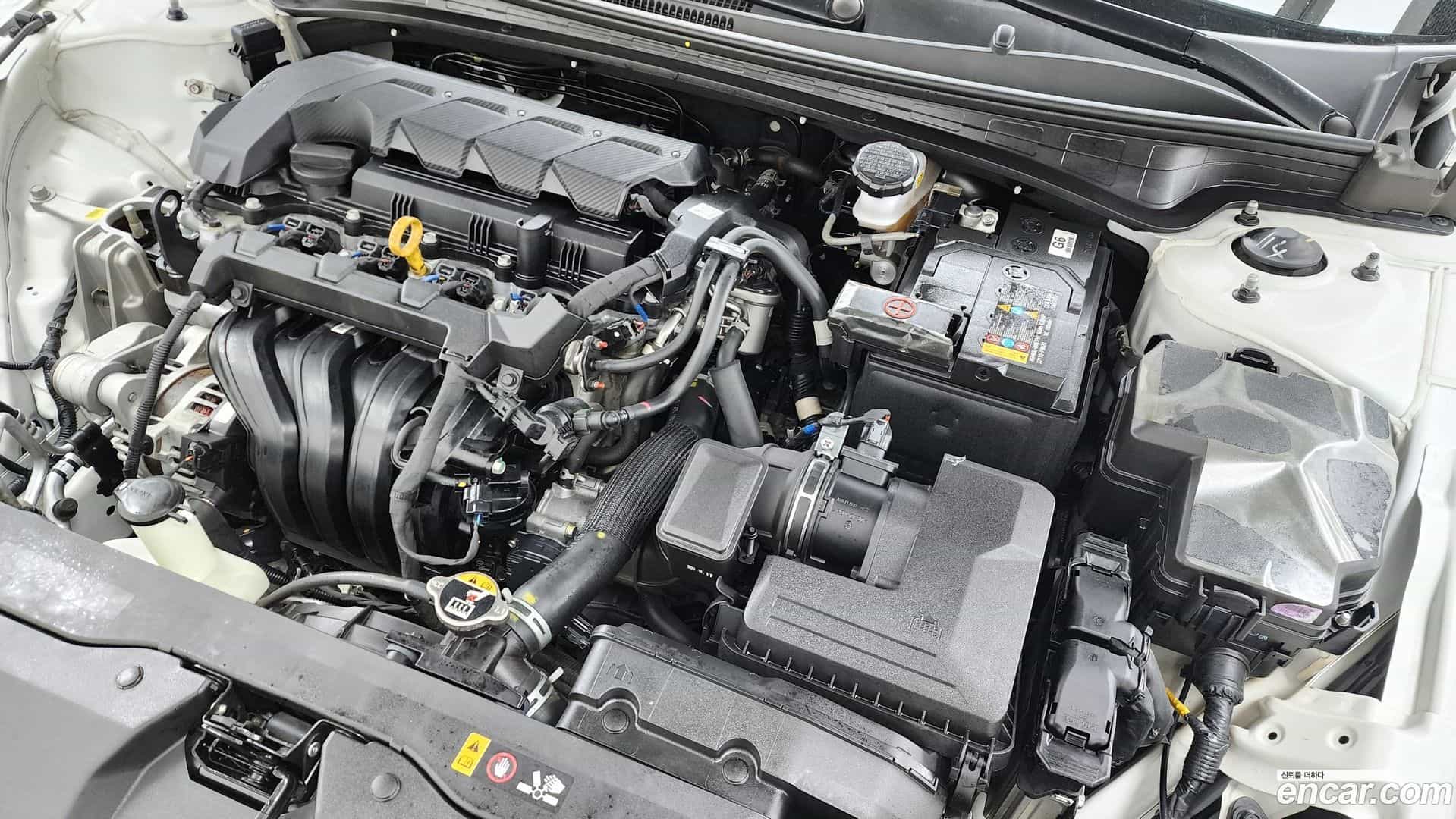 AVANTE Hyundai 2023.10-INNER-006