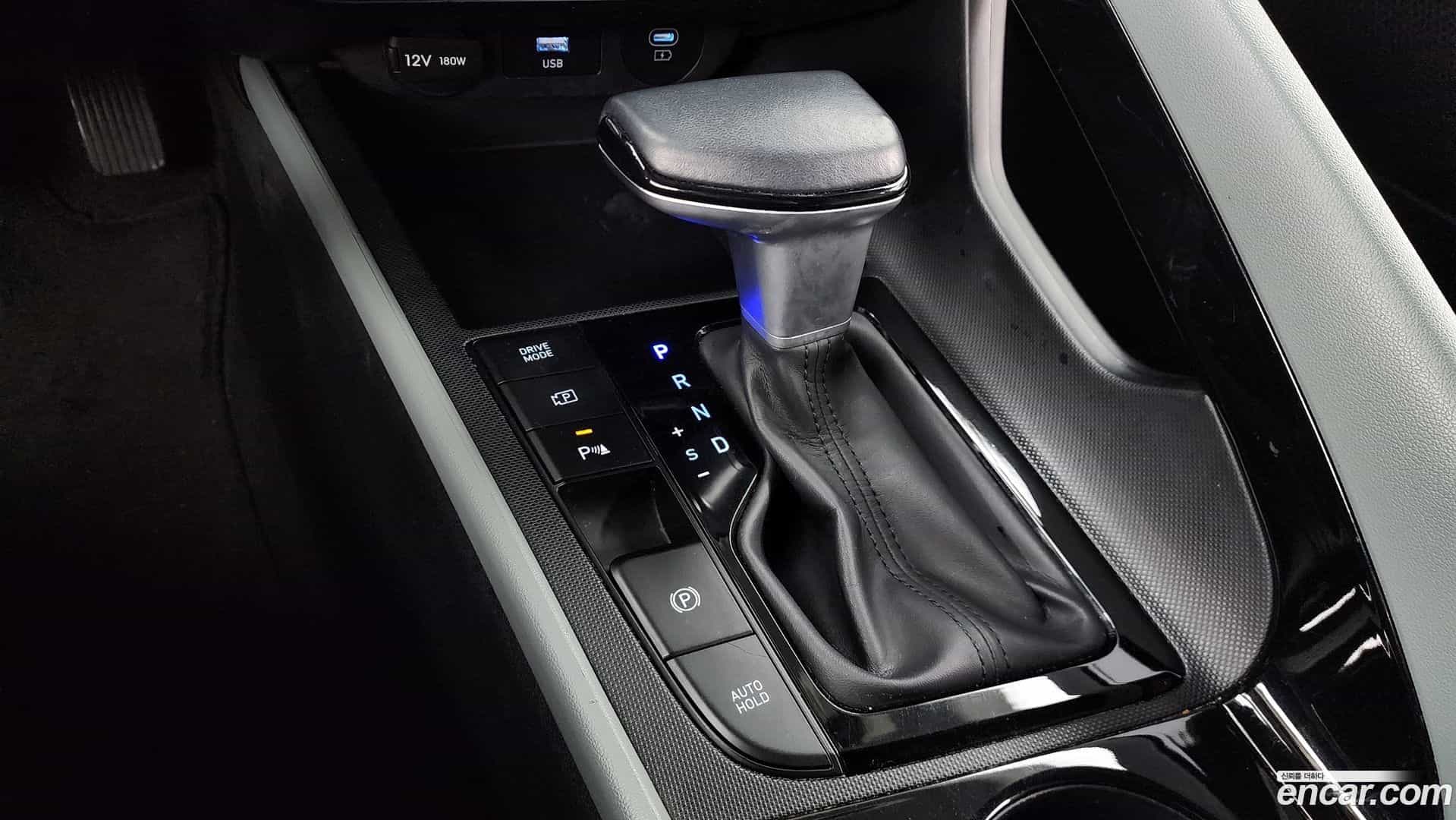 AVANTE Hyundai 2023.10-INNER-009