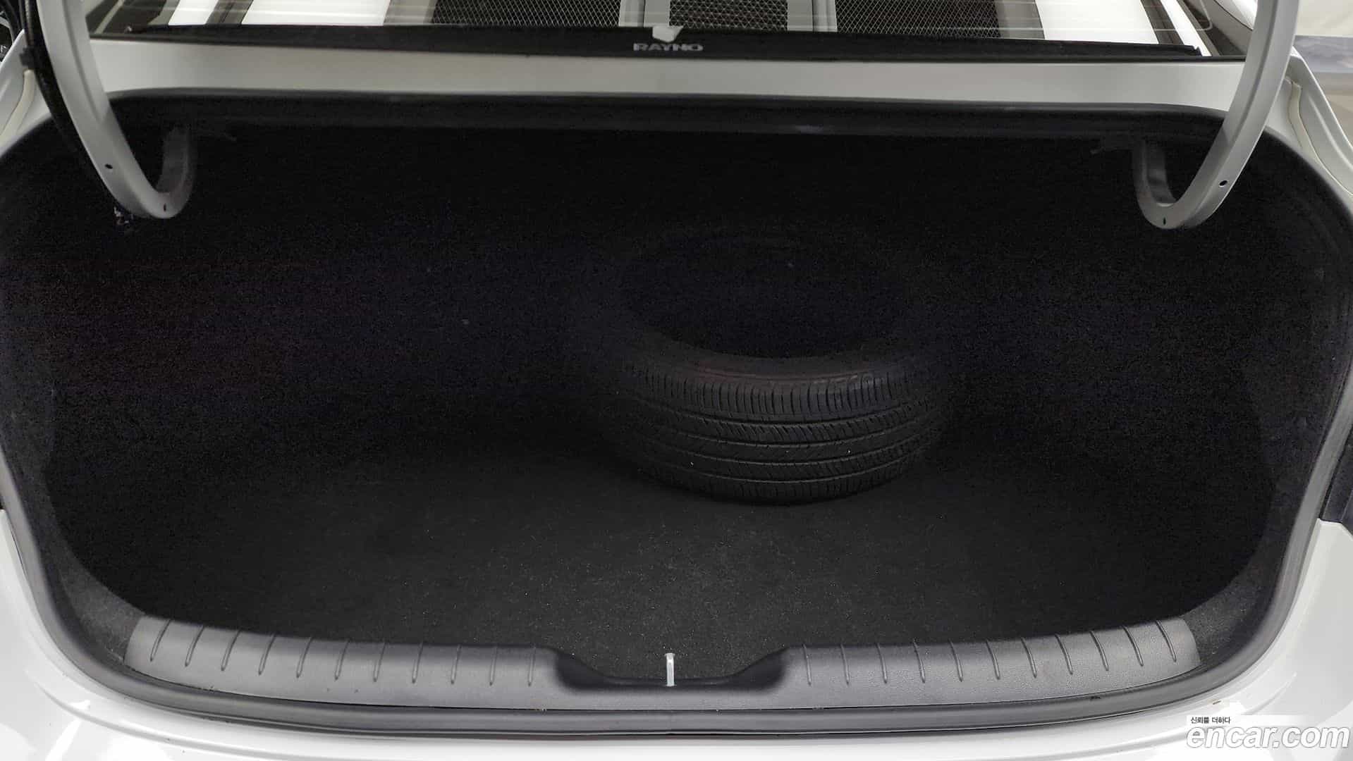 AVANTE Hyundai 2023.10-OPTION-024