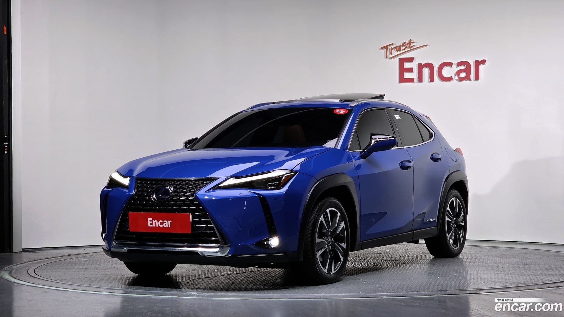 Main__Slider__Photo:UX Lexus 2019.10-0