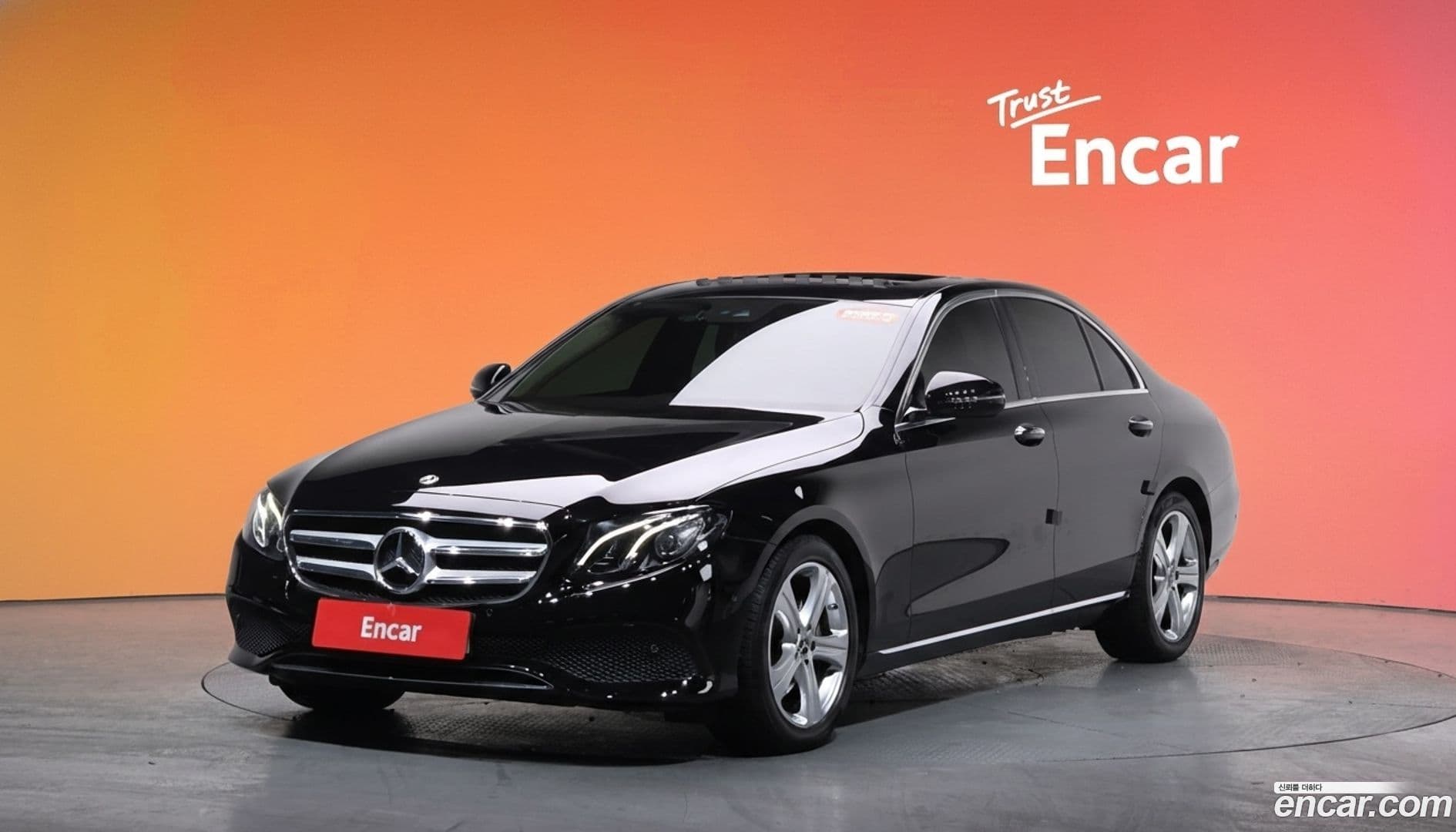 Main__Slider__Photo:E-Class Mercedes-Benz 2017.5-0