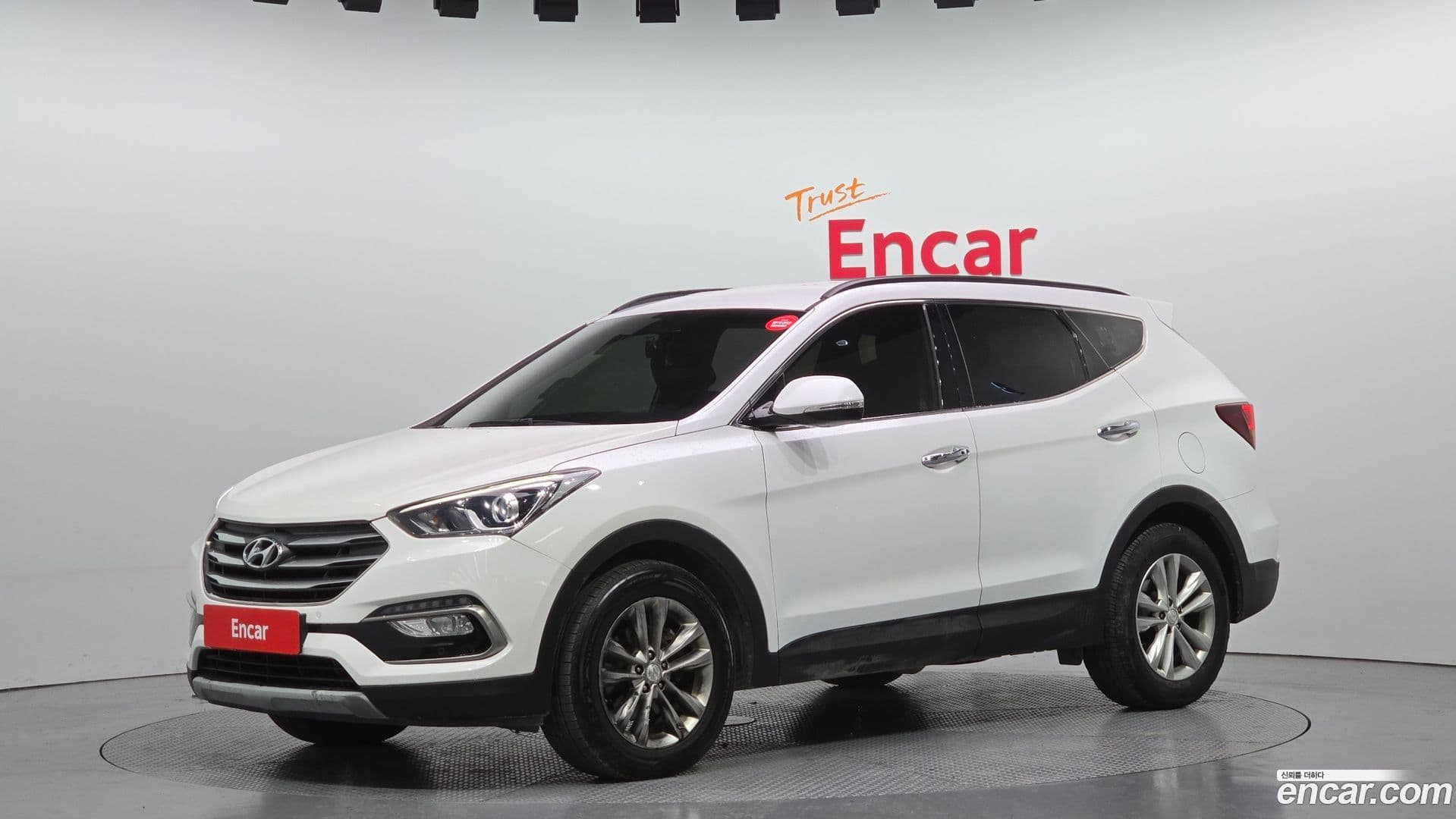 Main__Slider__Photo:Santafe Hyundai 2017.9-0
