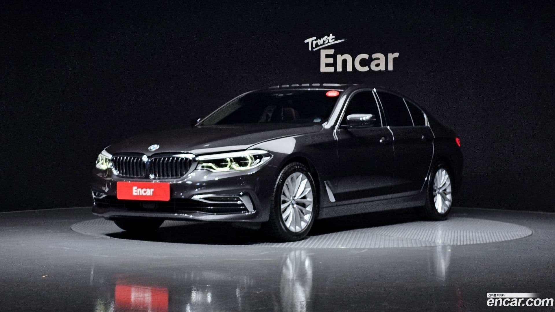 Main__Slider__Photo:5-Series BMW 2019.10-0