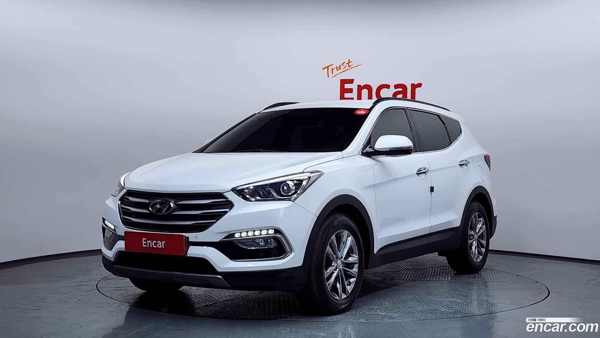 Main__Slider__Photo:Santafe Hyundai 2017.6-0