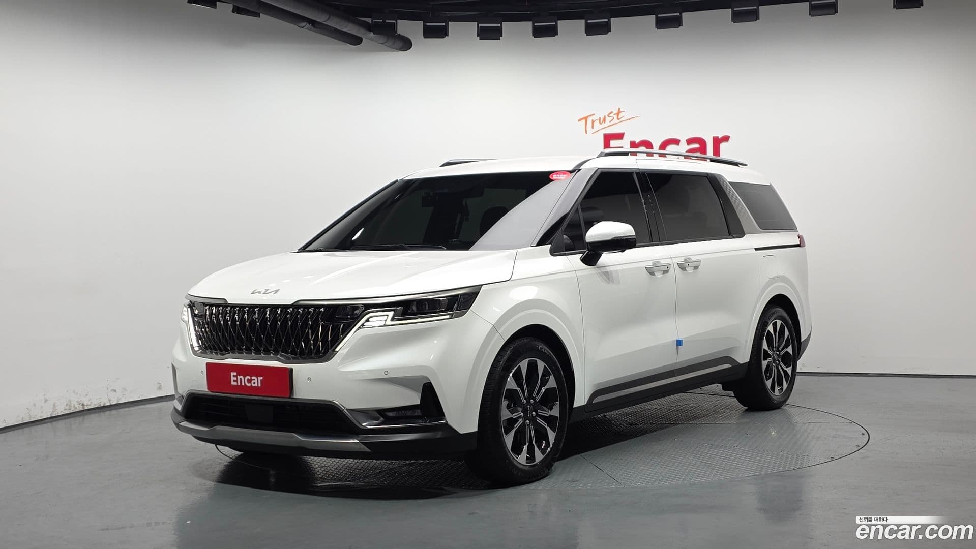 Main__Slider__Photo:Canival Kia 2022.9-0