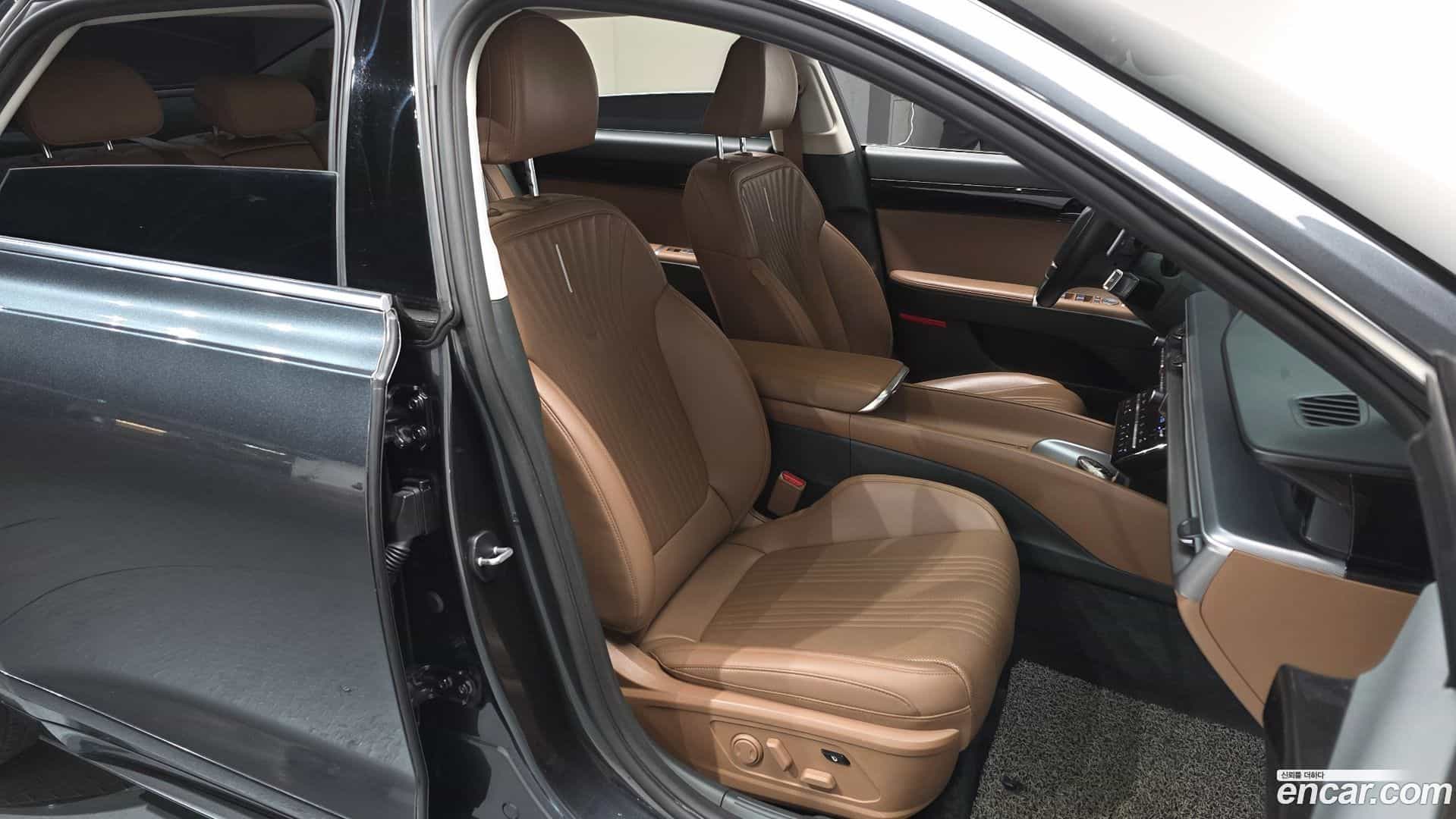 Grandeur Hyundai 2023.1-INNER-010