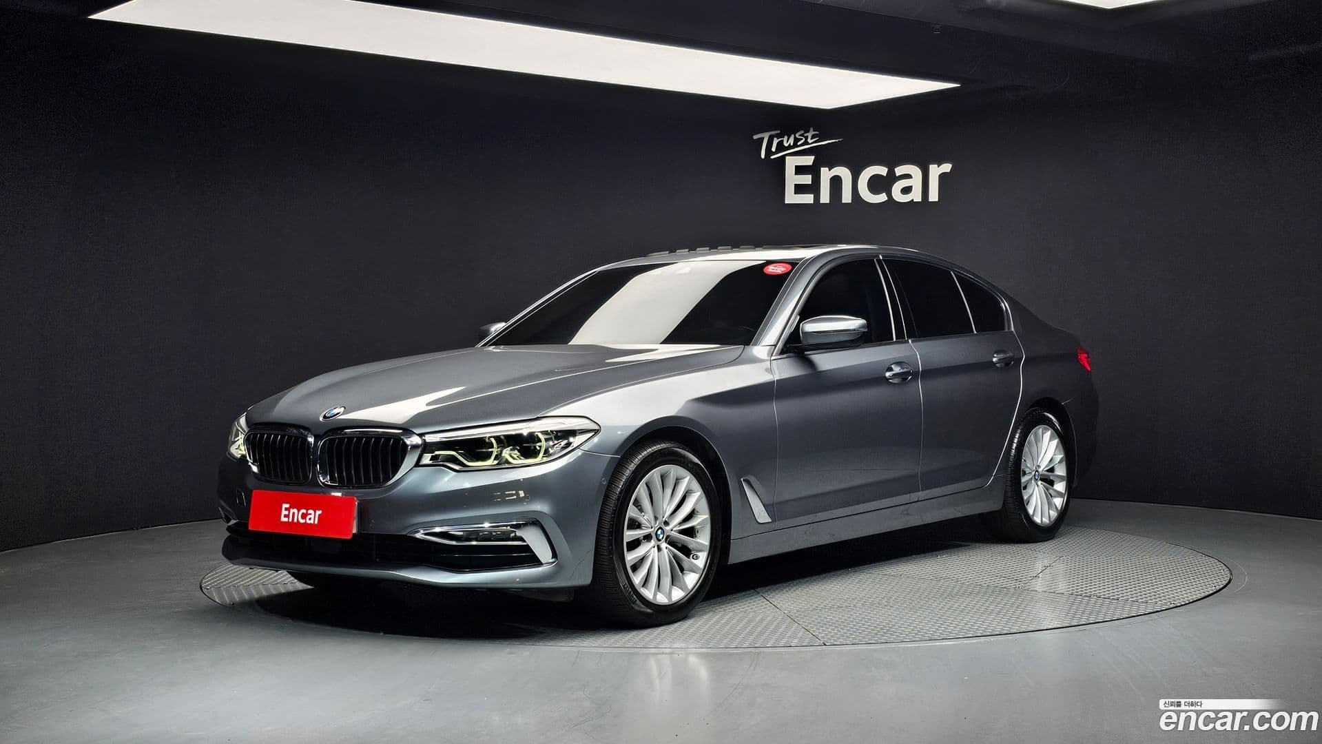Main__Slider__Photo:5-Series BMW 2018.5-0