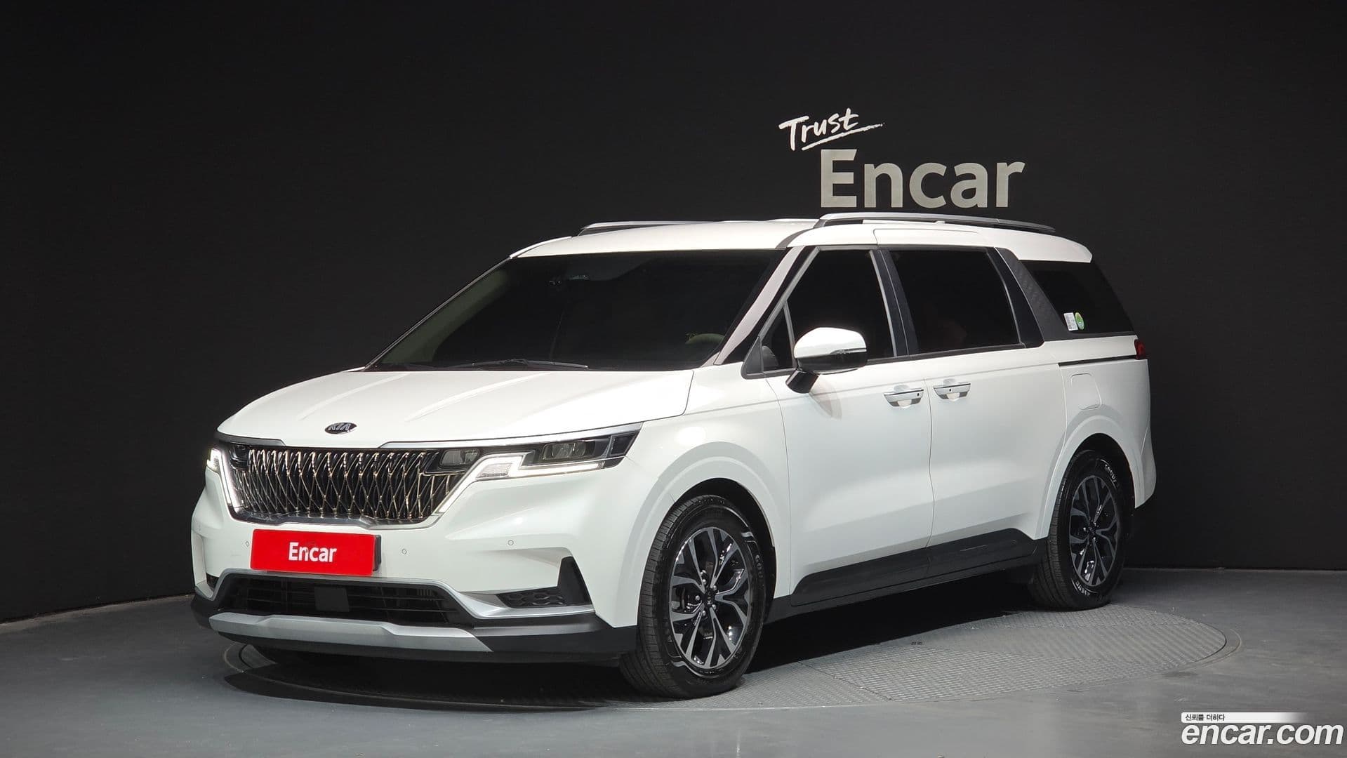 Main__Slider__Photo:Canival Kia 2020.8-0
