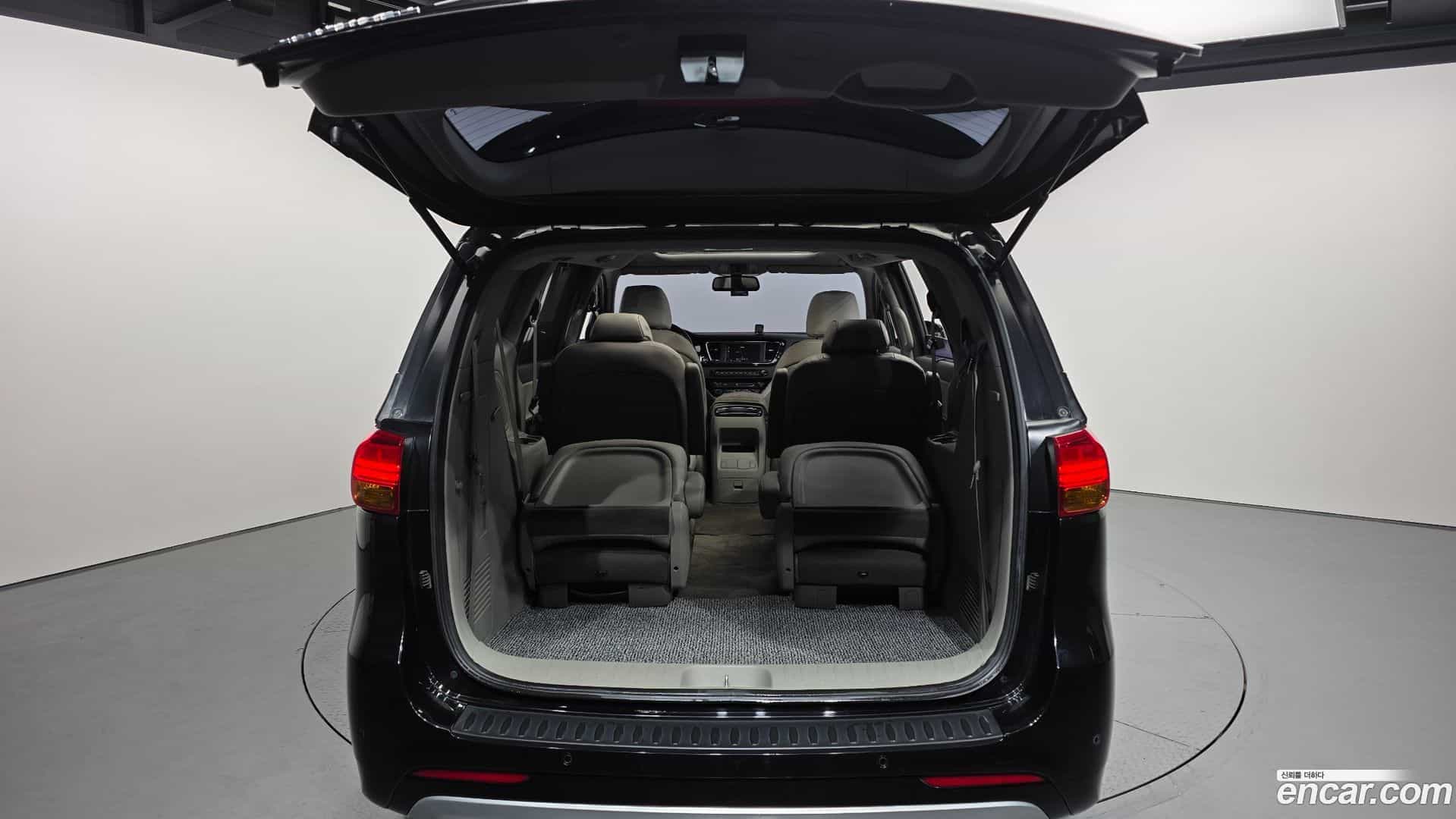 Canival Kia 2017.3-OPTION-024