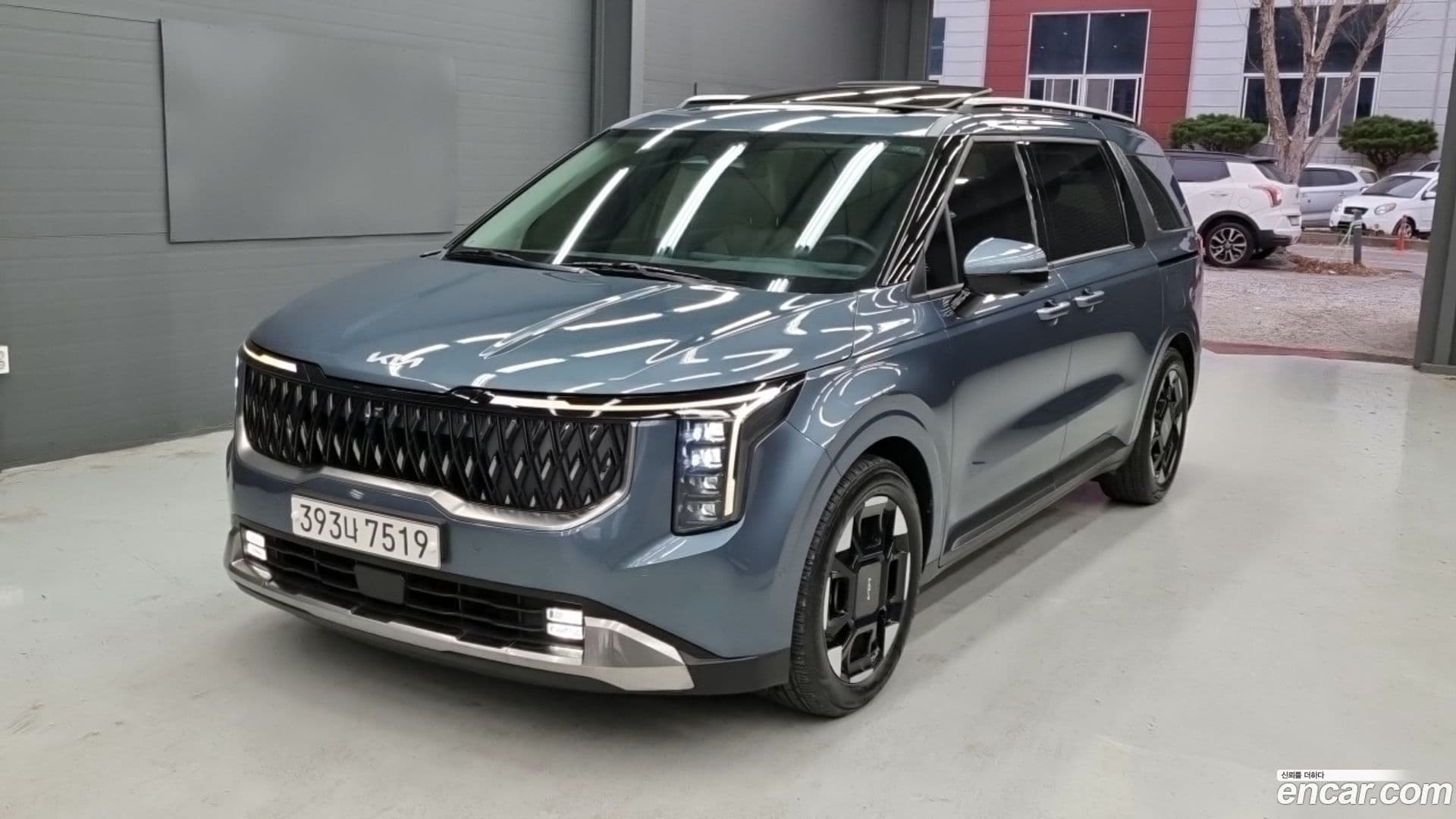 Main__Slider__Photo:Canival Kia 2024.1-0
