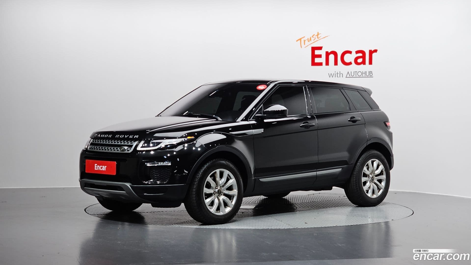 Main__Slider__Photo:Range Rover Evoque Land Rover 2018.11-0