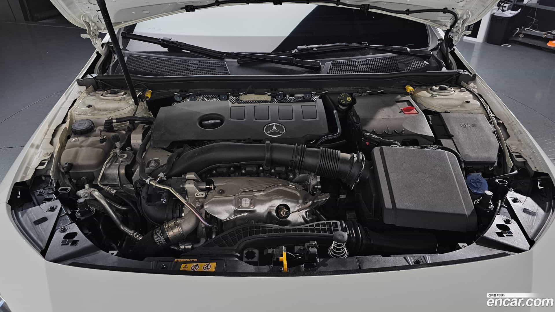 CLA-Class Mercedes-Benz 2023.1-INNER-006