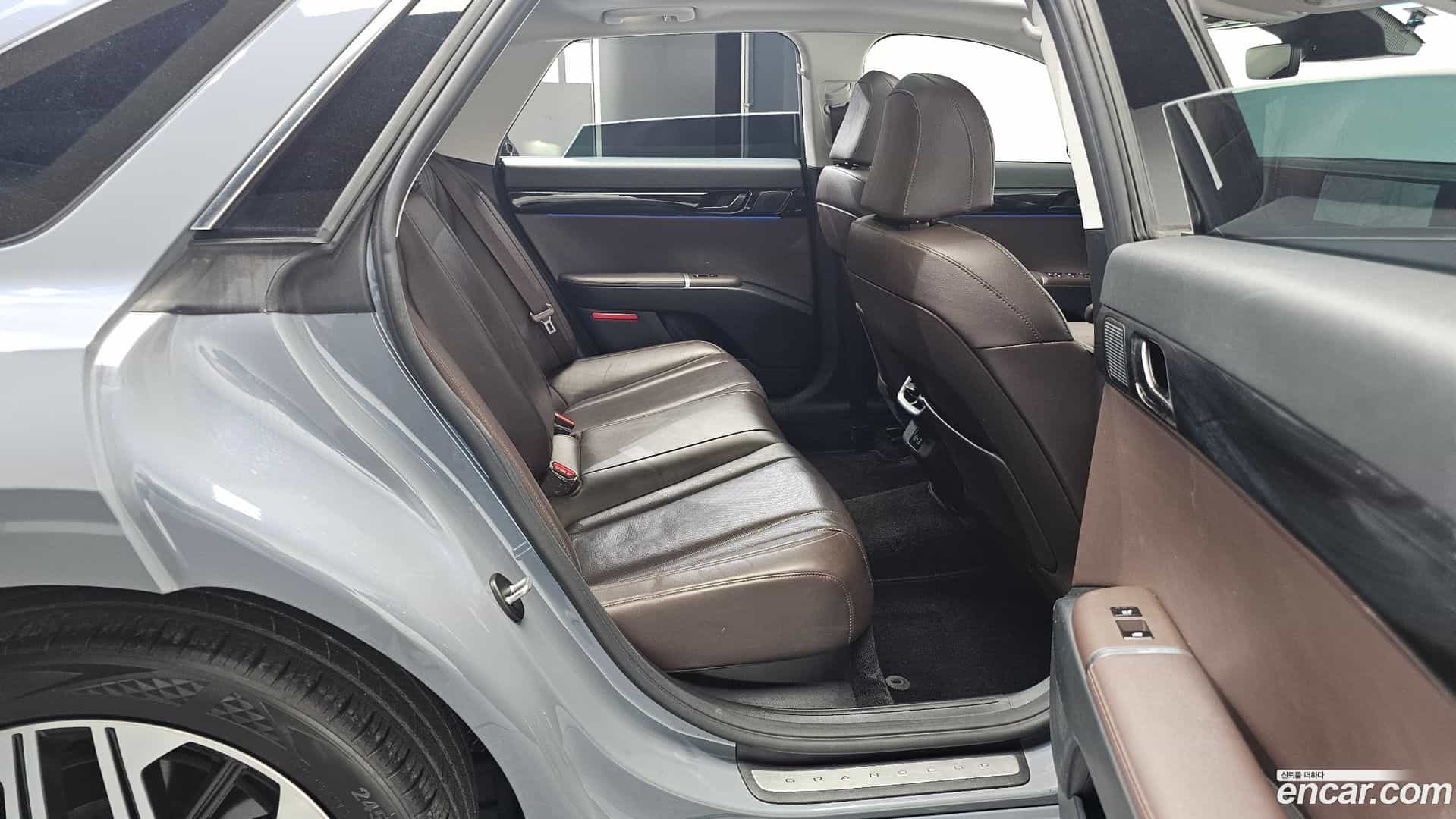 Grandeur Hyundai 2023.11-OPTION-016