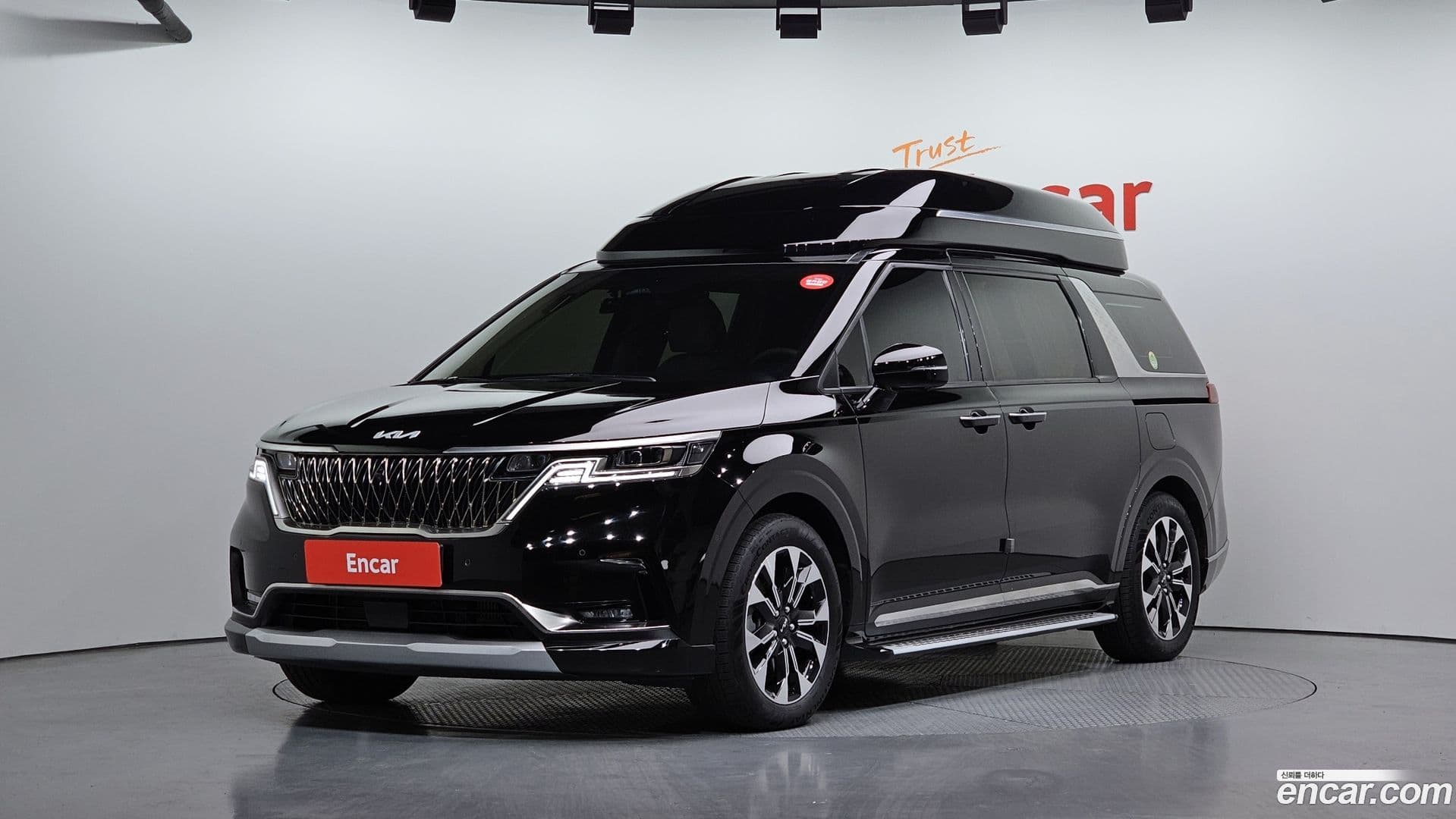 Main__Slider__Photo:Canival Kia 2023.9-0