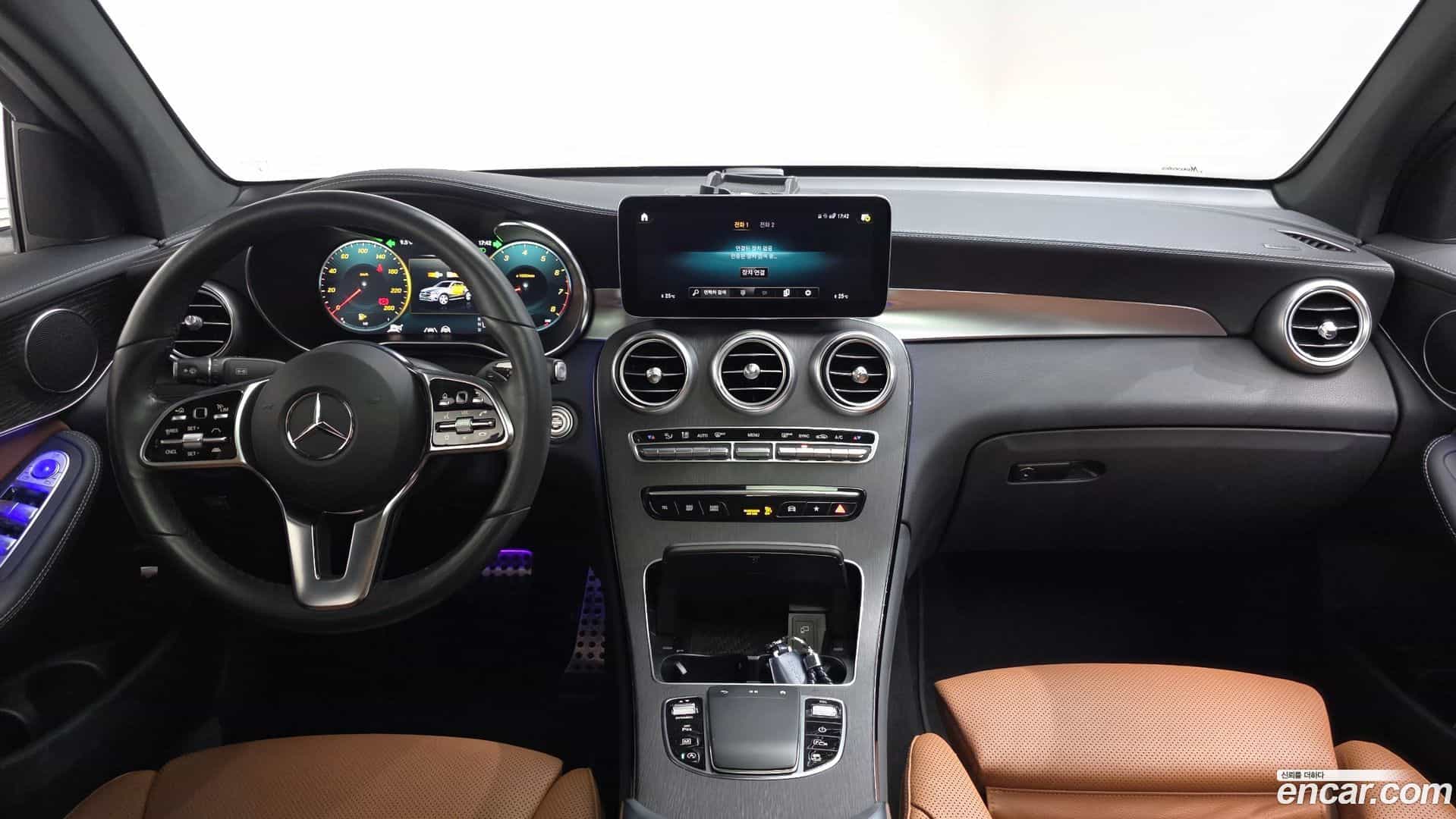 GLC-Class Mercedes-Benz 2023.1-INNER-007