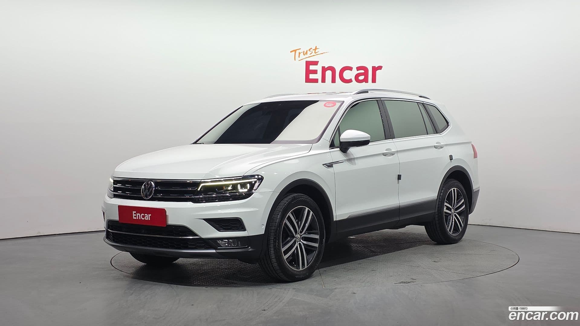 Main__Slider__Photo:Tiguan Volkswagen 2018.7-0
