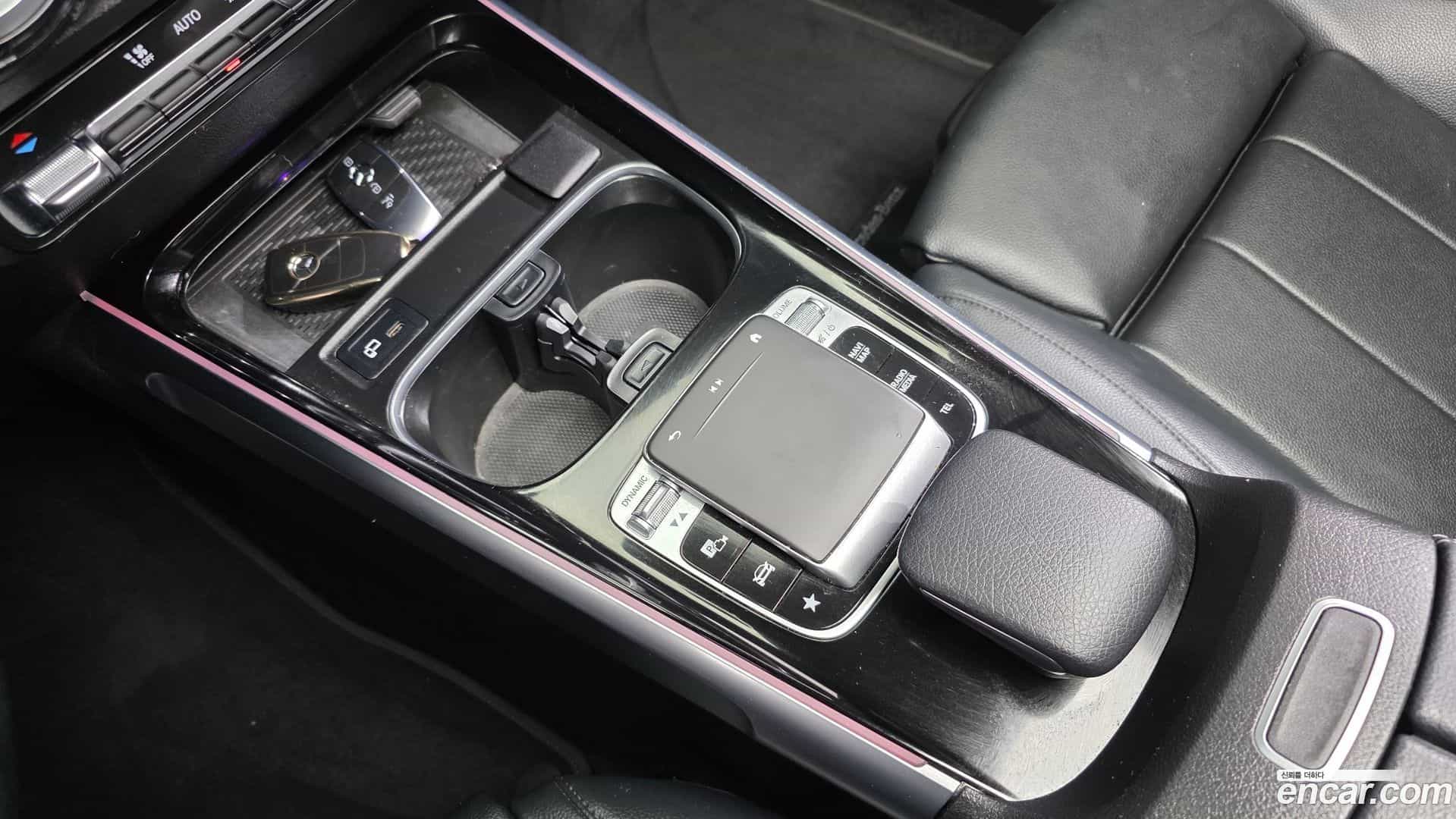 GLB-Class Mercedes-Benz 2020.9-INNER-009