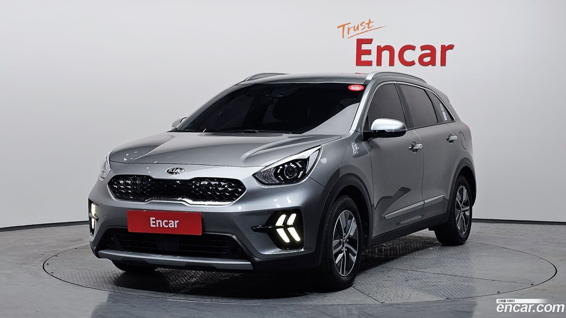 Main__Slider__Photo:Niro Kia 2020.8-0