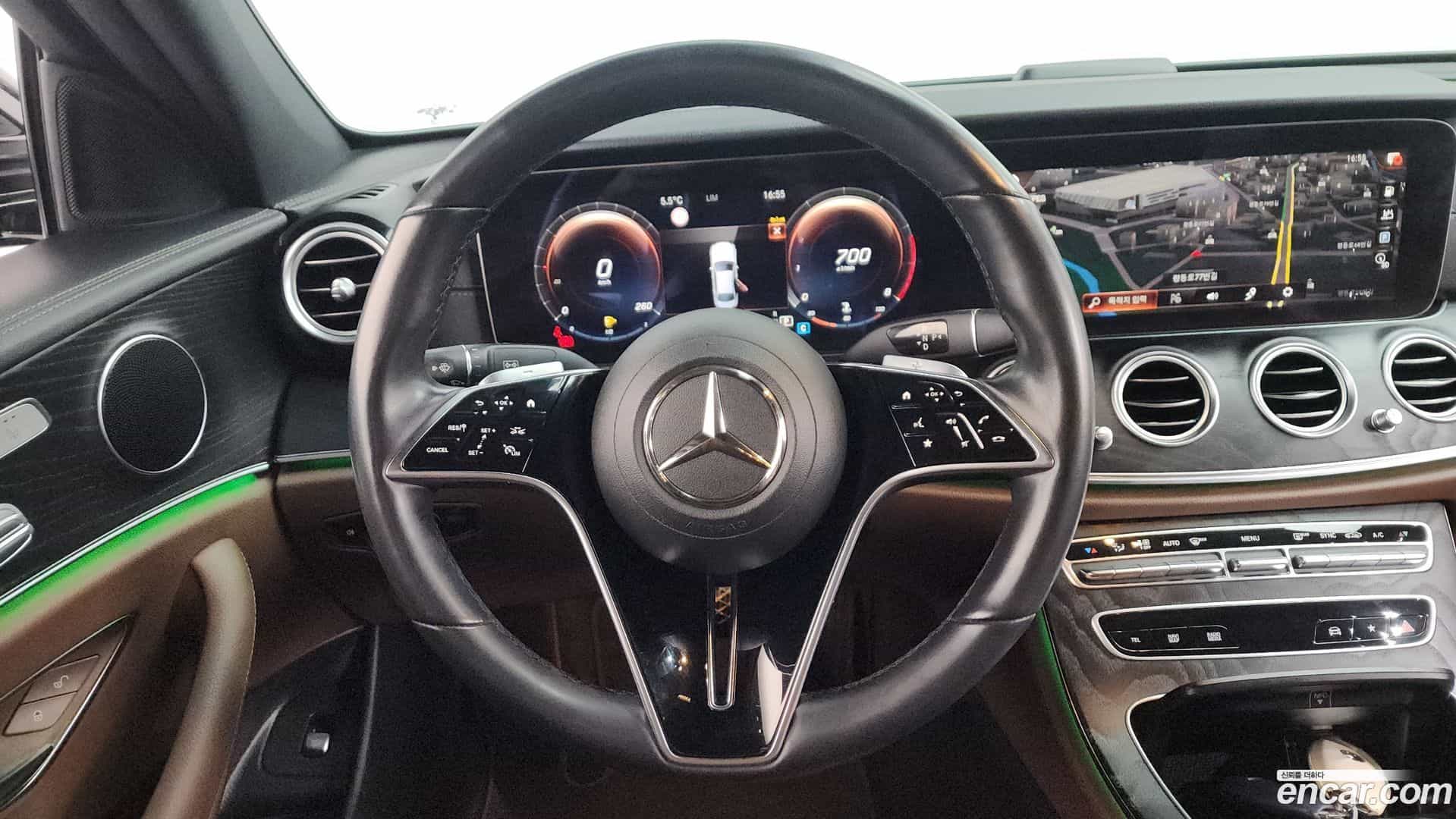 E-Class Mercedes-Benz 2022.9-OPTION-017