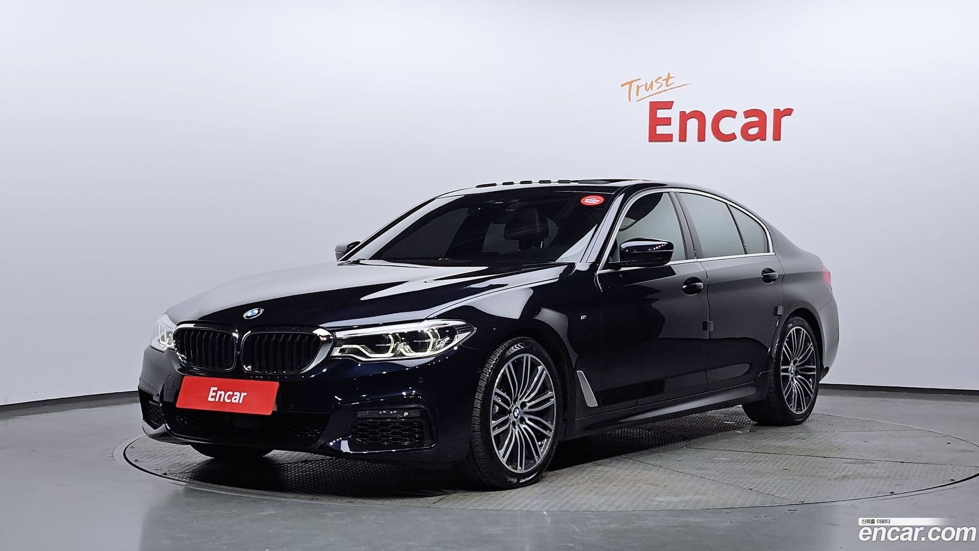 Main__Slider__Photo:5-Series BMW 2019.3-0