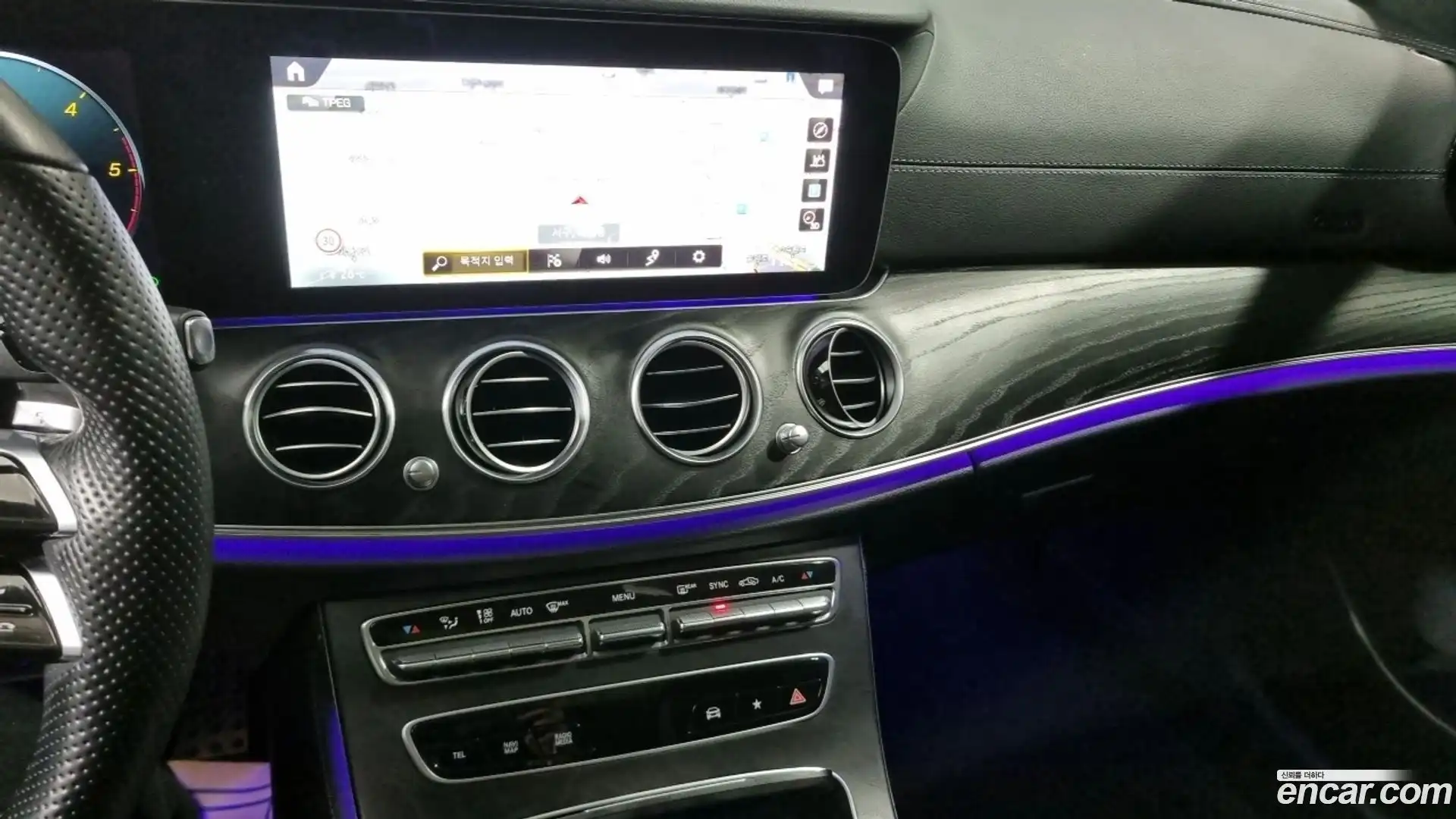 E-Class Mercedes-Benz 2022.8-OPTION-016