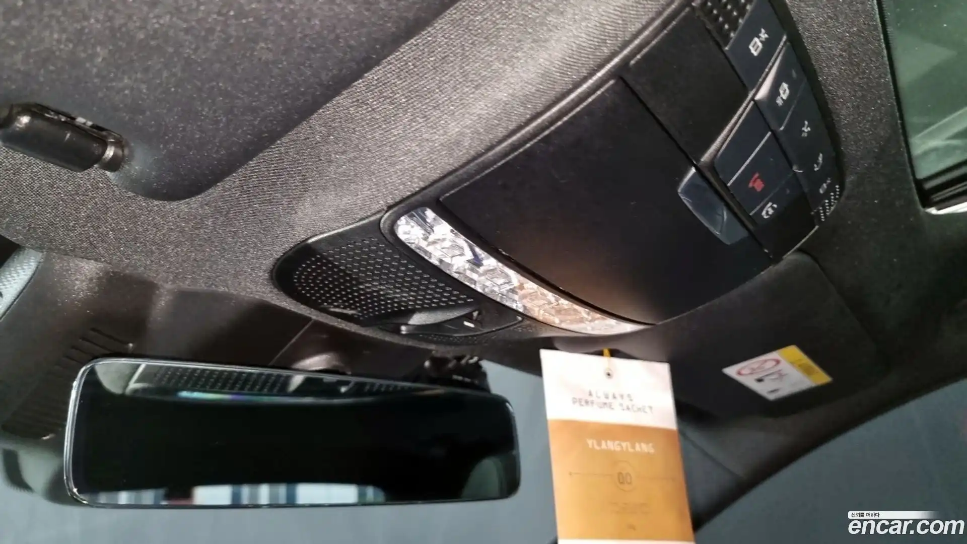 E-Class Mercedes-Benz 2022.8-OPTION-018