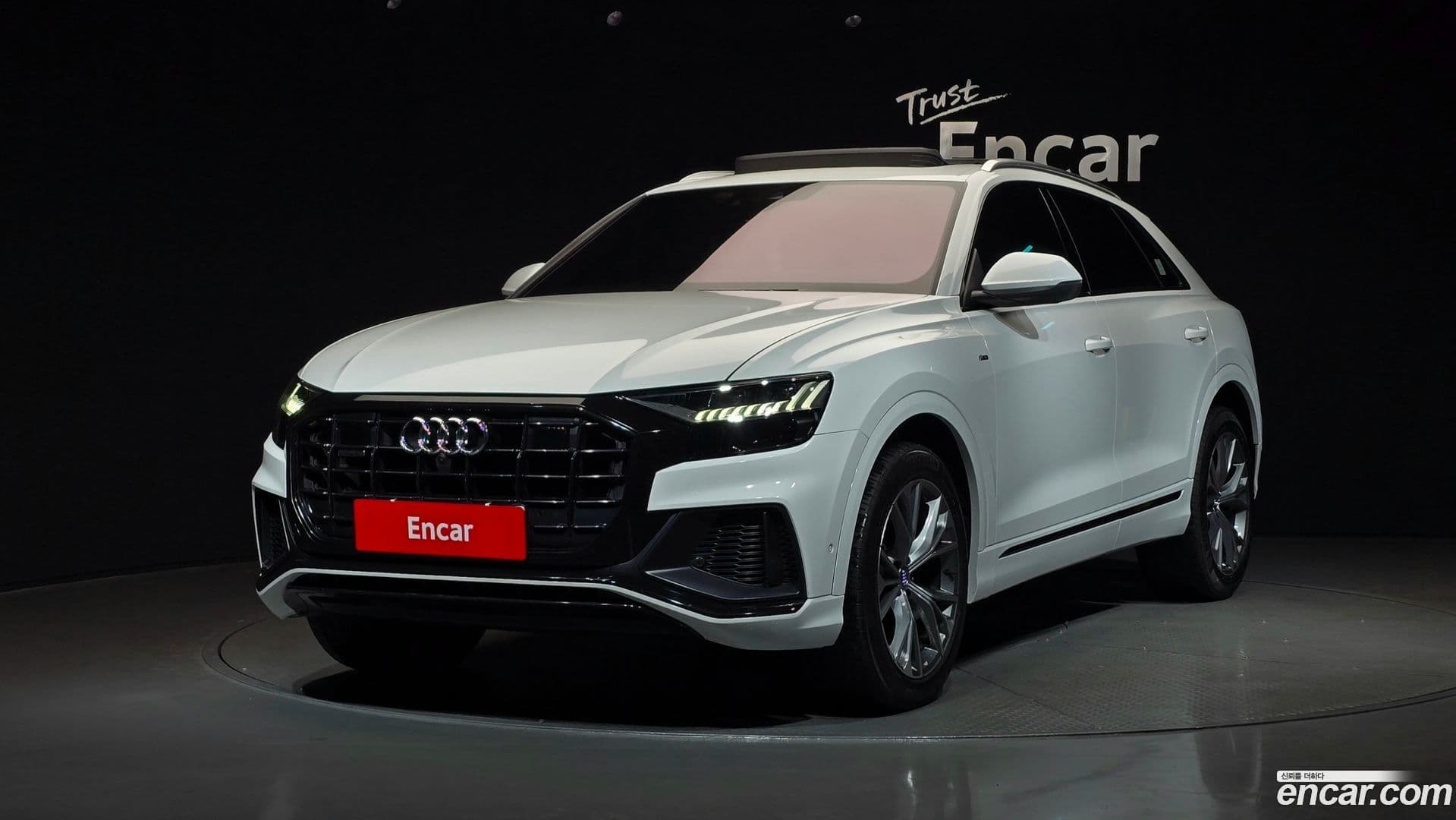 Main__Slider__Photo:Q8 Audi 2020.10-0