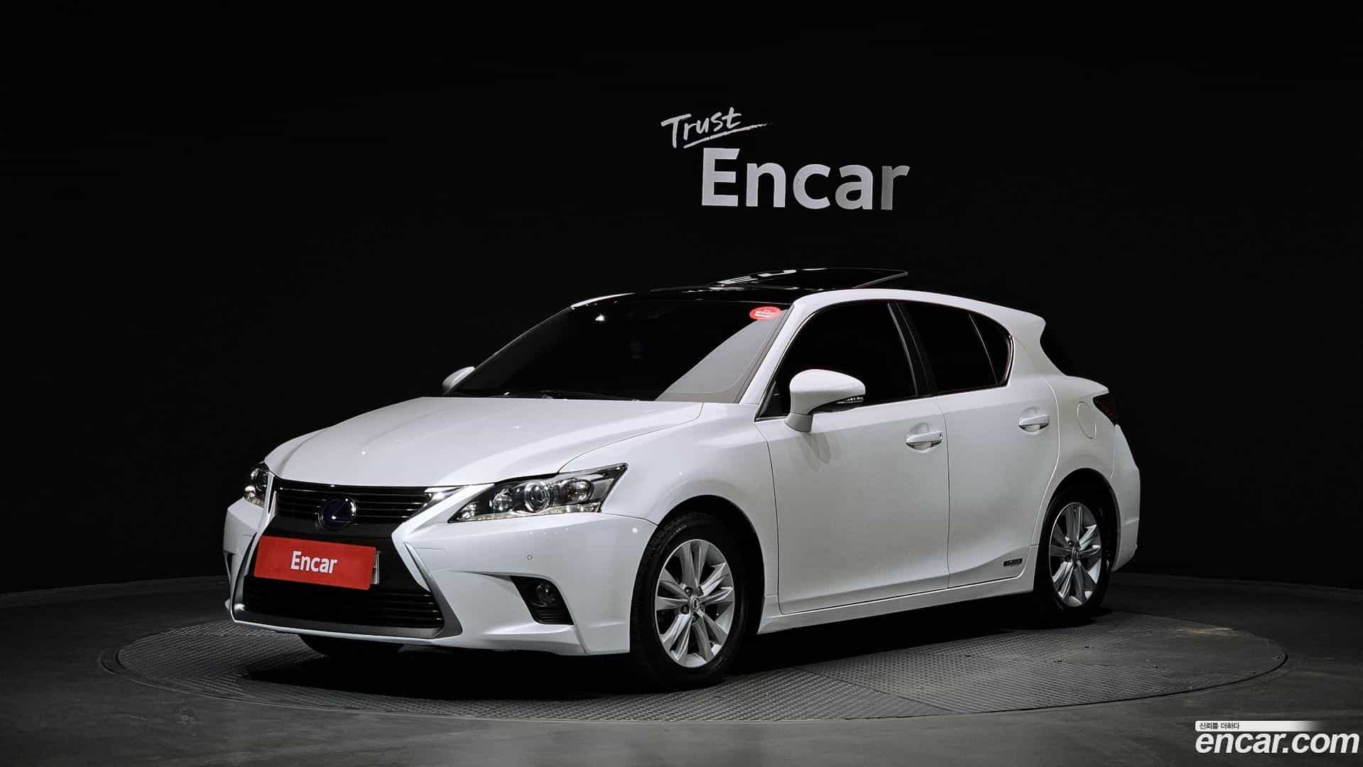 CT200h Lexus 2016.8-OUTER-001