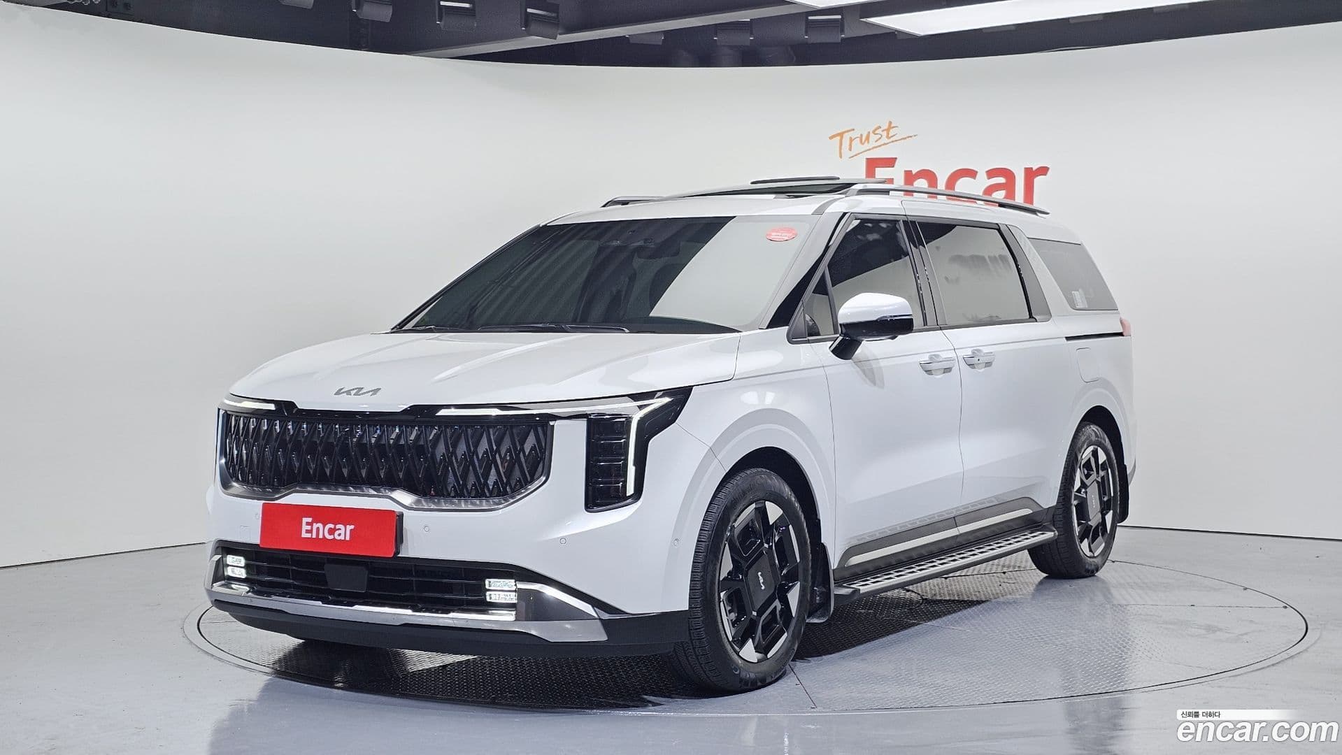Main__Slider__Photo:Canival Kia 2025.5-0