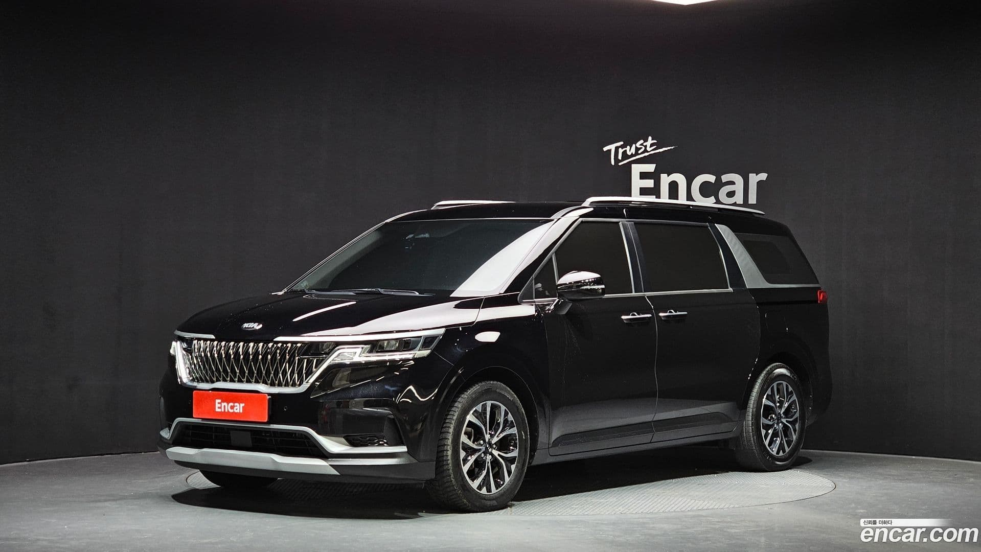 Main__Slider__Photo:Canival Kia 2021.5-0