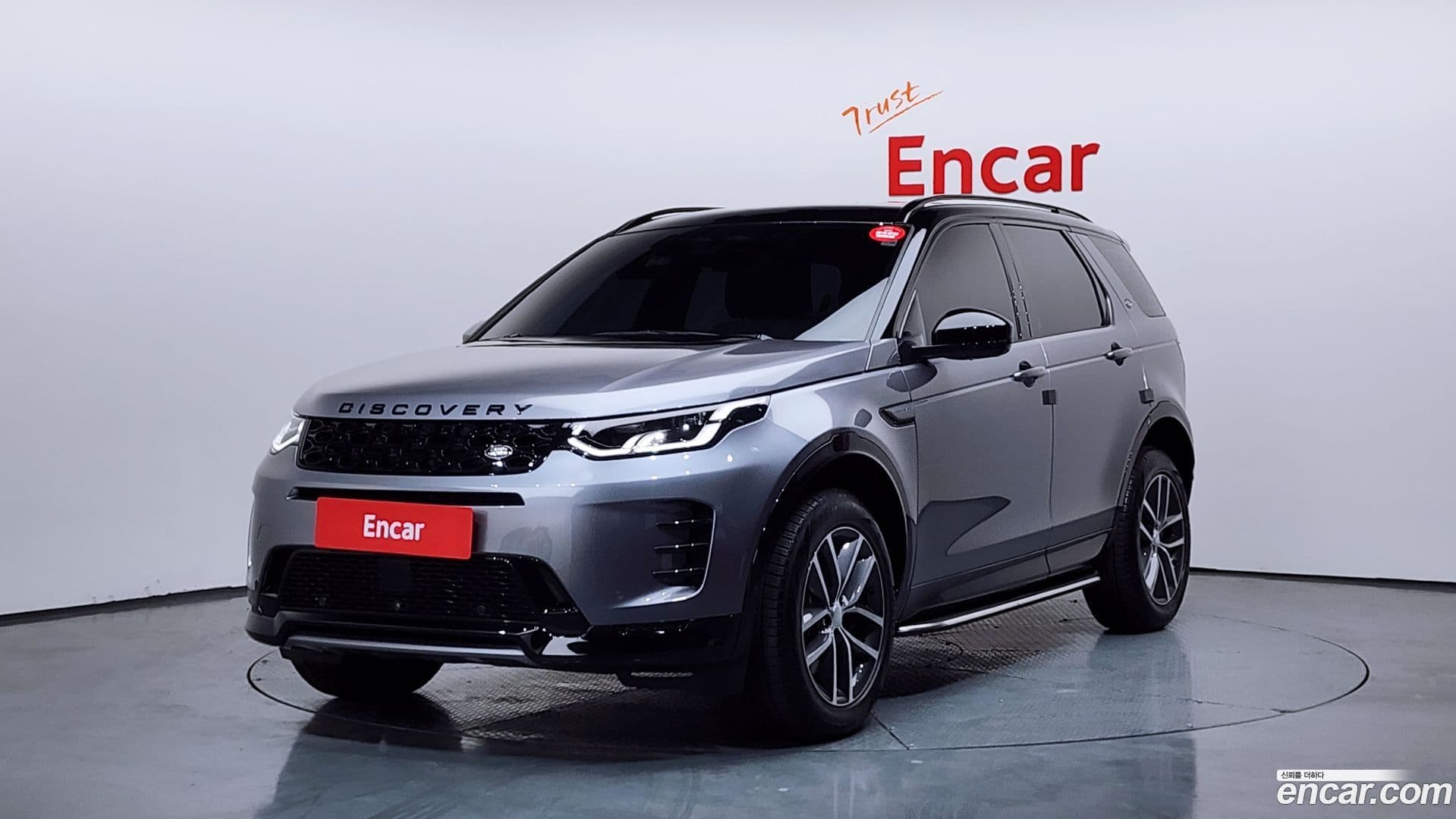 Main__Slider__Photo:Discovery Sport Land Rover 2025.4-0
