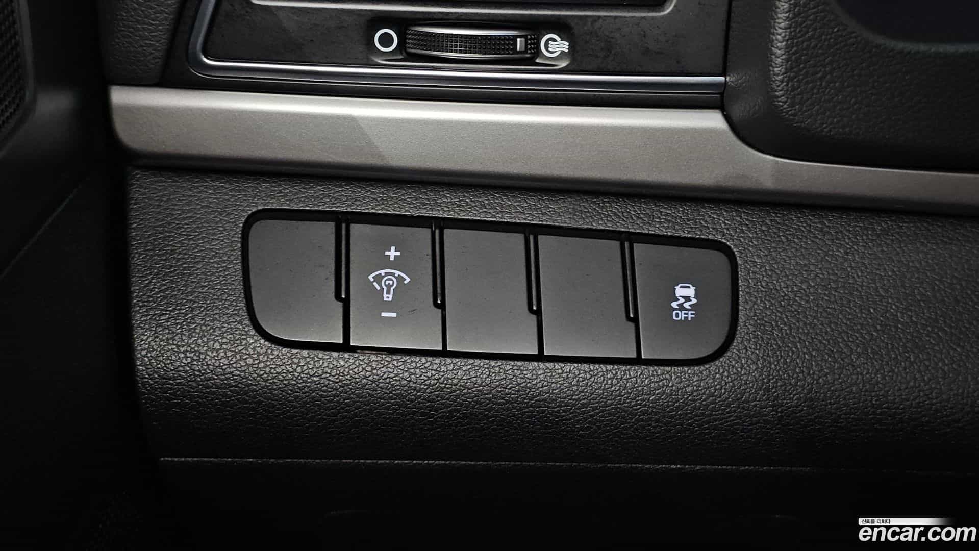 AVANTE Hyundai 2017.2-OPTION-021