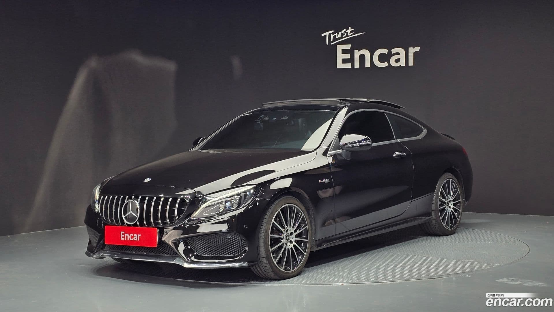 Main__Slider__Photo:C-Class Mercedes-Benz 2017.6-0