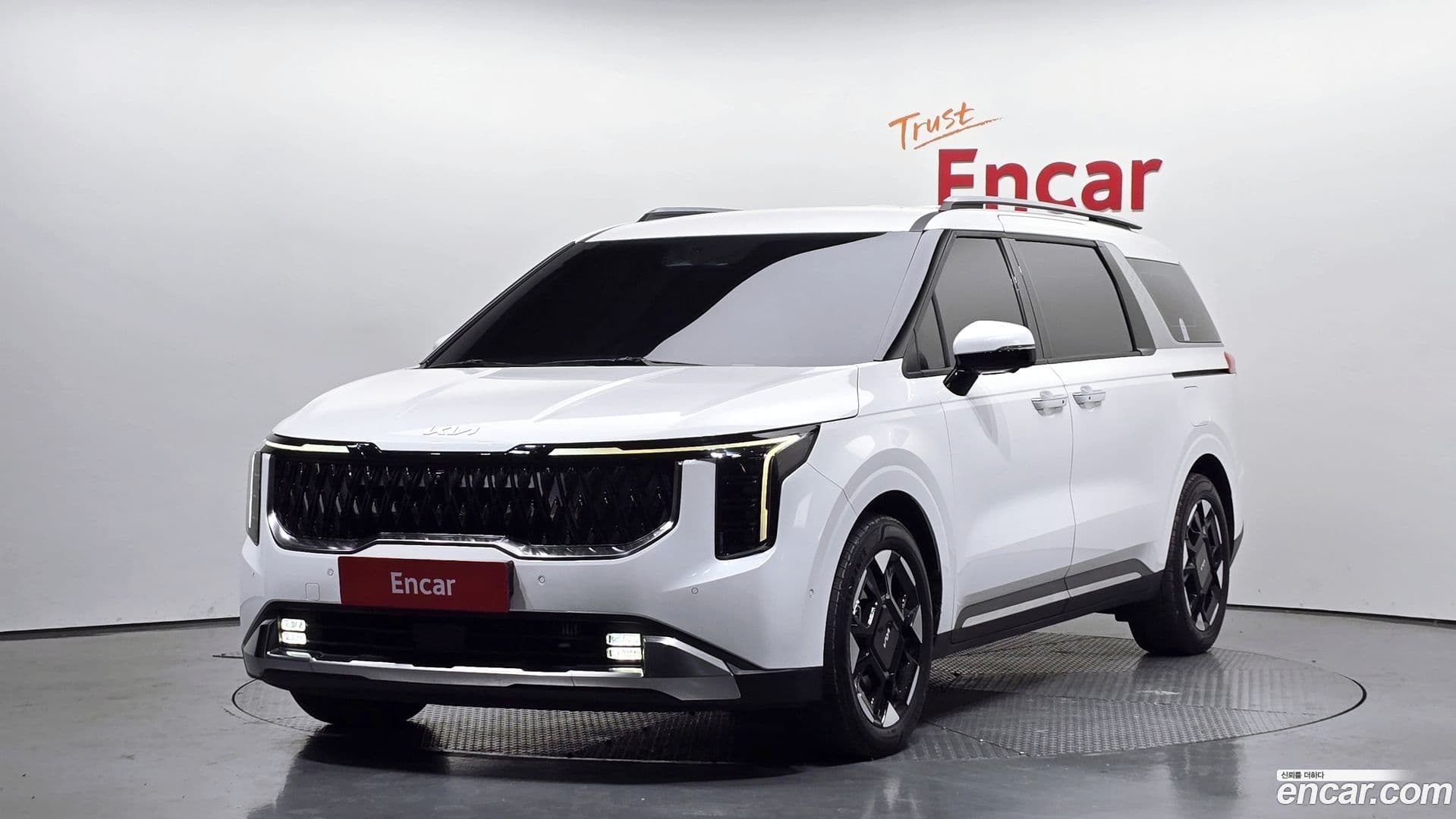 Main__Slider__Photo:Canival Kia 2024.3-0