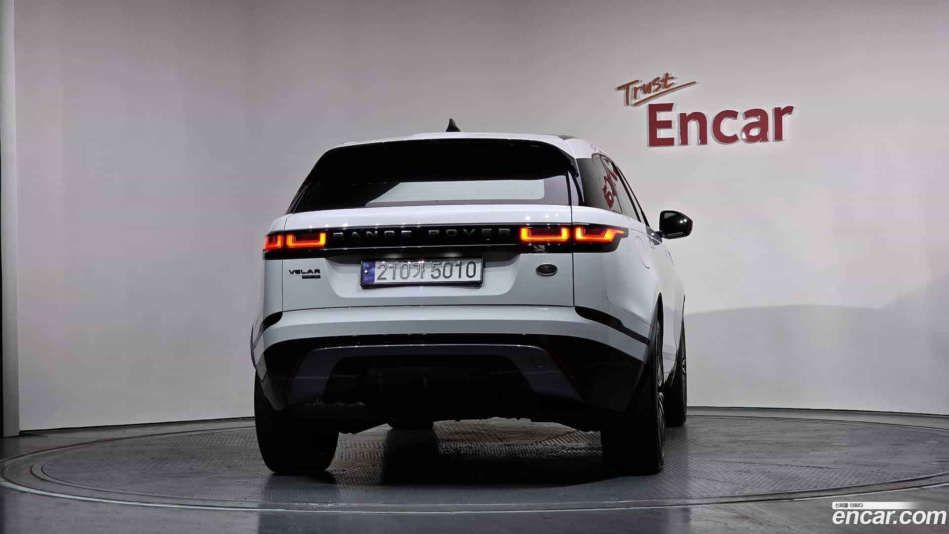 Range Rover Velar Land Rover 2017.10-OUTER-004