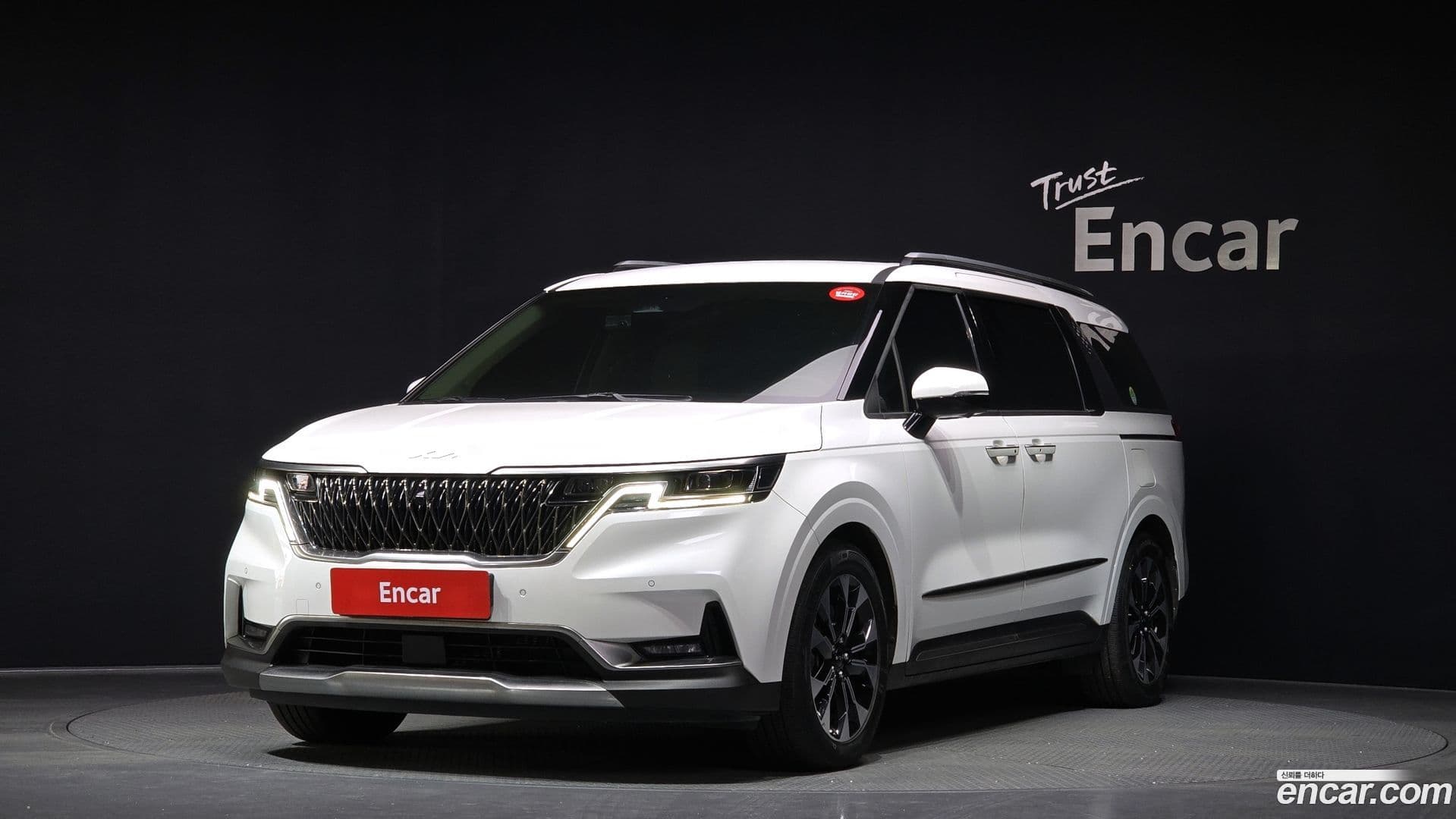 Main__Slider__Photo:Canival Kia 2022.3-0