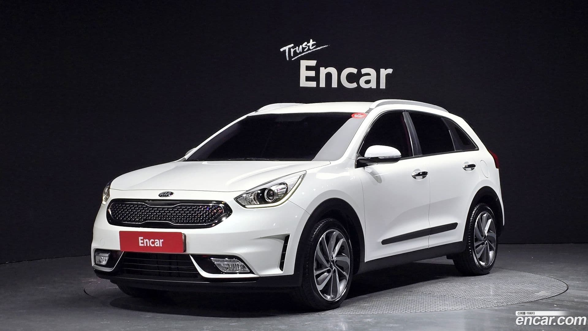 Main__Slider__Photo:Niro Kia 2019.0-0