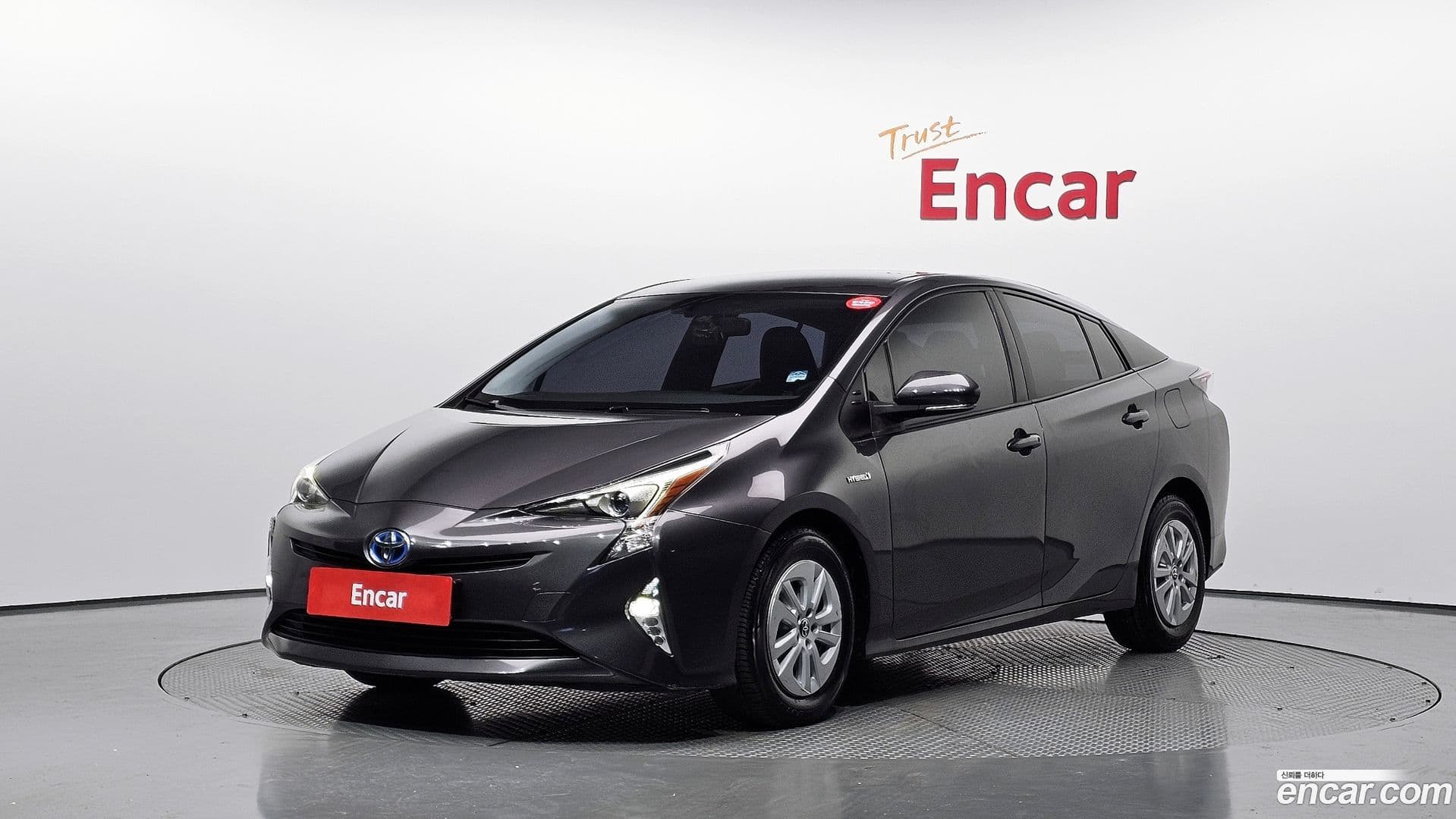 Main__Slider__Photo:Prius Toyota 2018.6-0